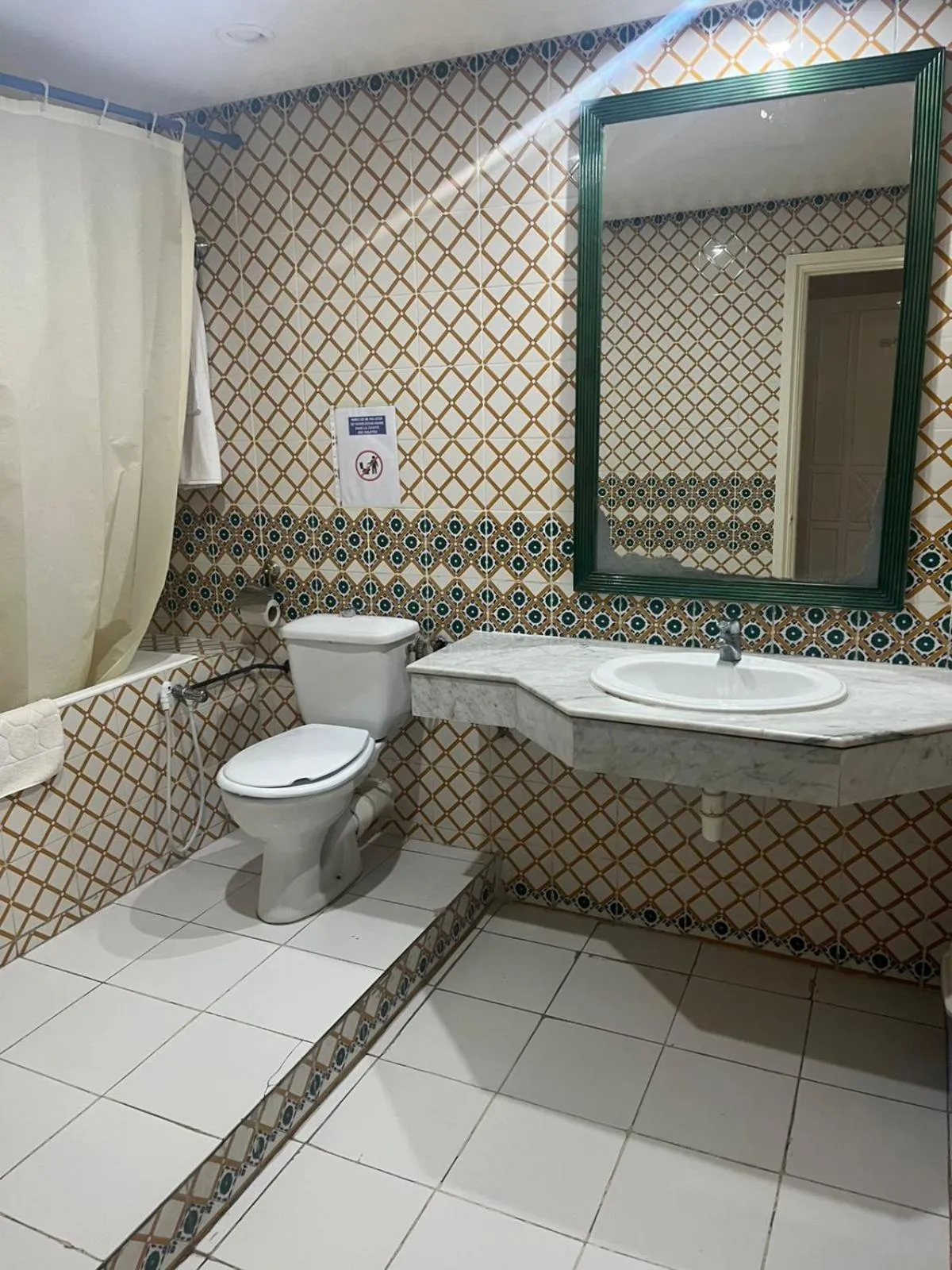 Bathroom in Hotel Mezri