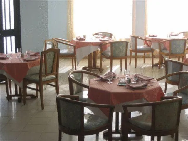 Restaurant/places to eat in Hotel Mezri