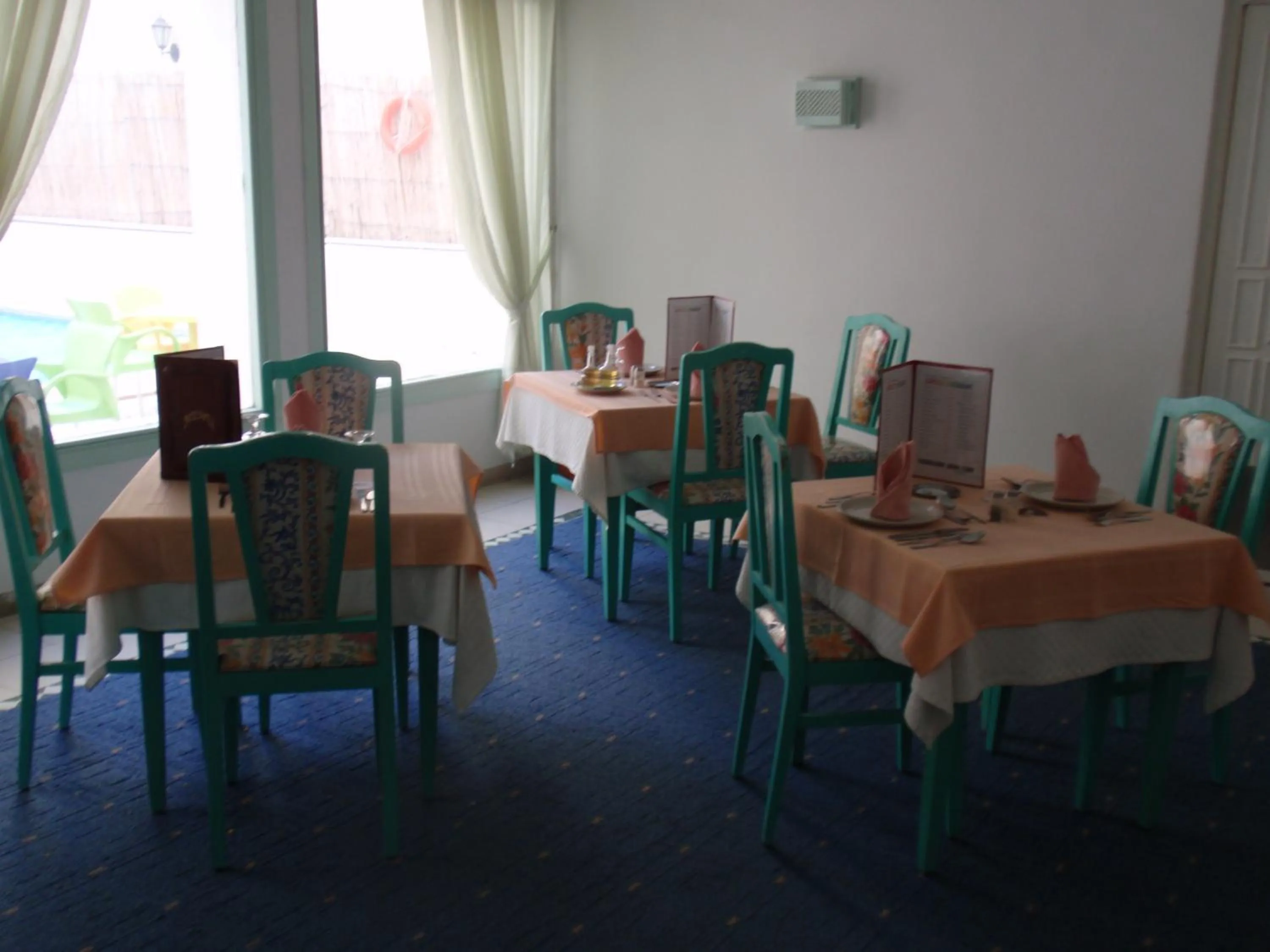 Restaurant/places to eat in Hotel Mezri