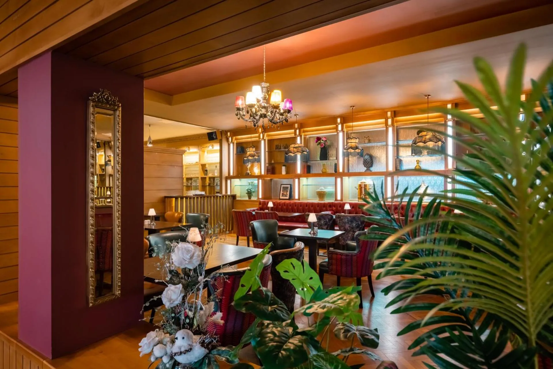 Lounge or bar in Raheen Woods Hotel