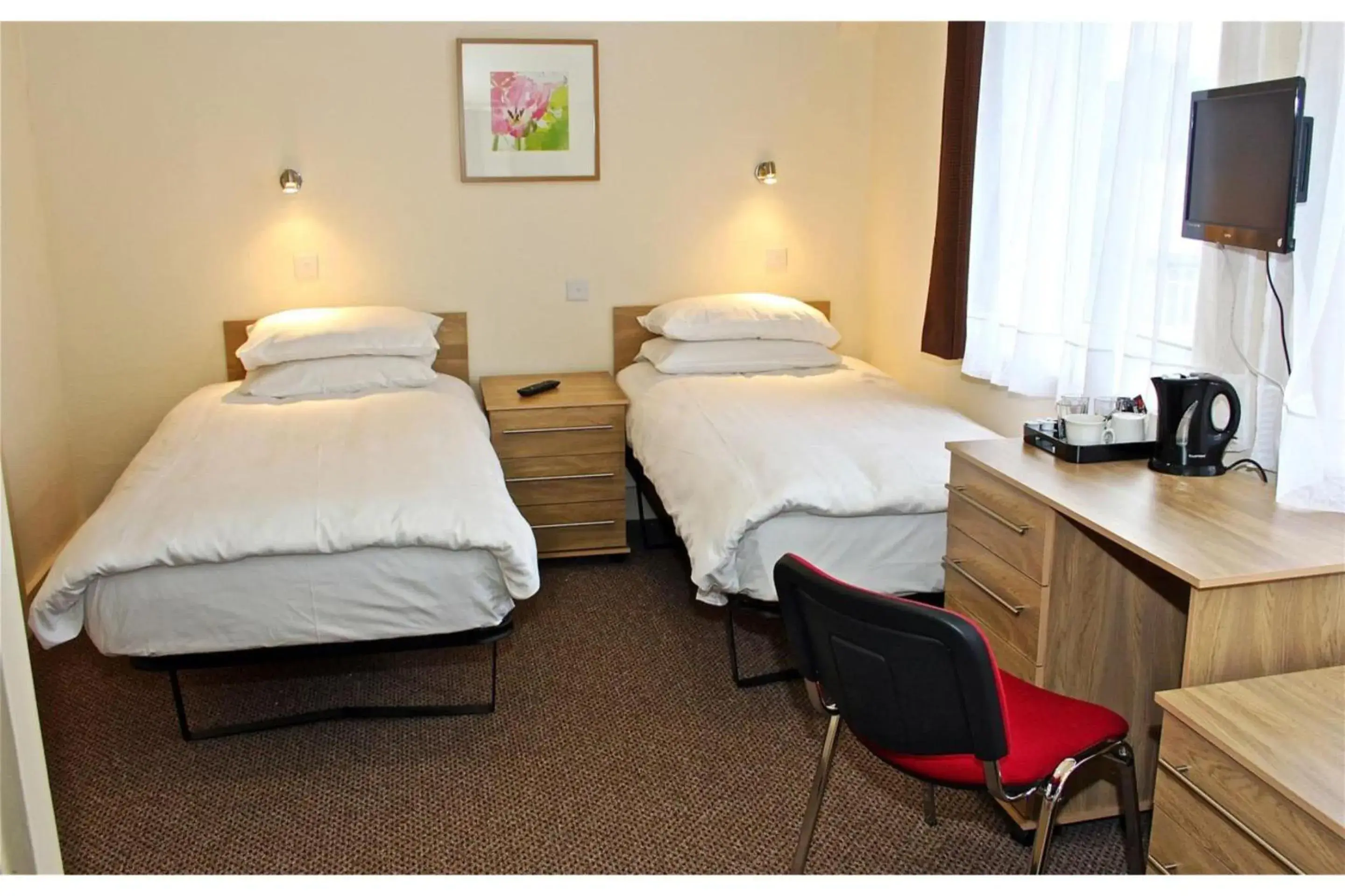 Standard Triple Room in Central Hotel Golders Green Standard Triple Room in Central Hotel Golders Green