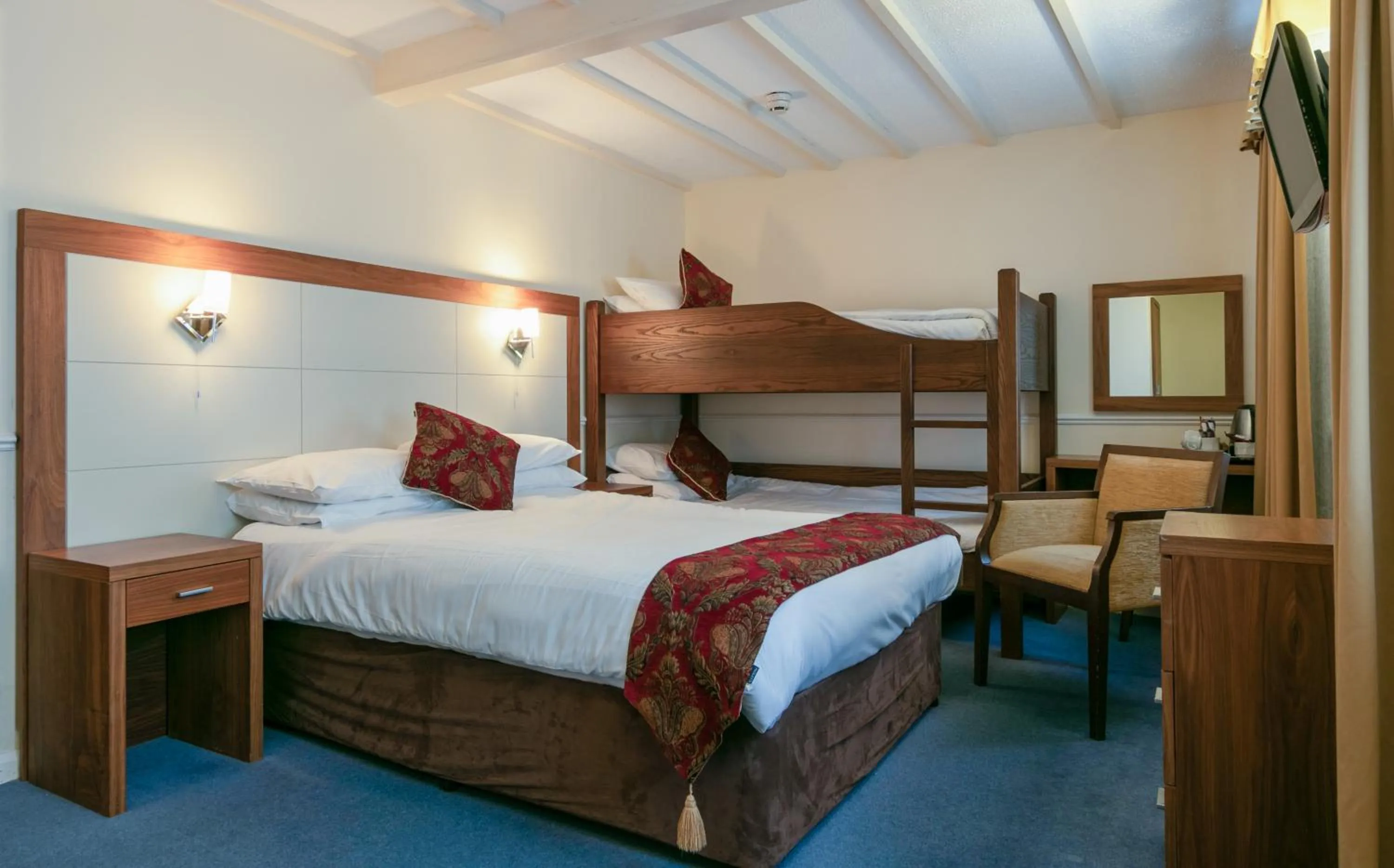 Bedroom, Bed in Damson Dene Hotel