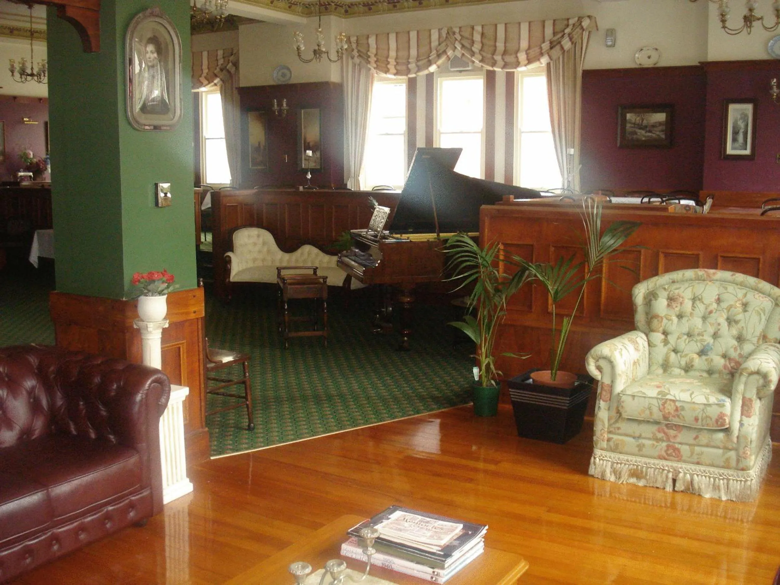 Lounge or bar in The Grand Hotel Wanganui