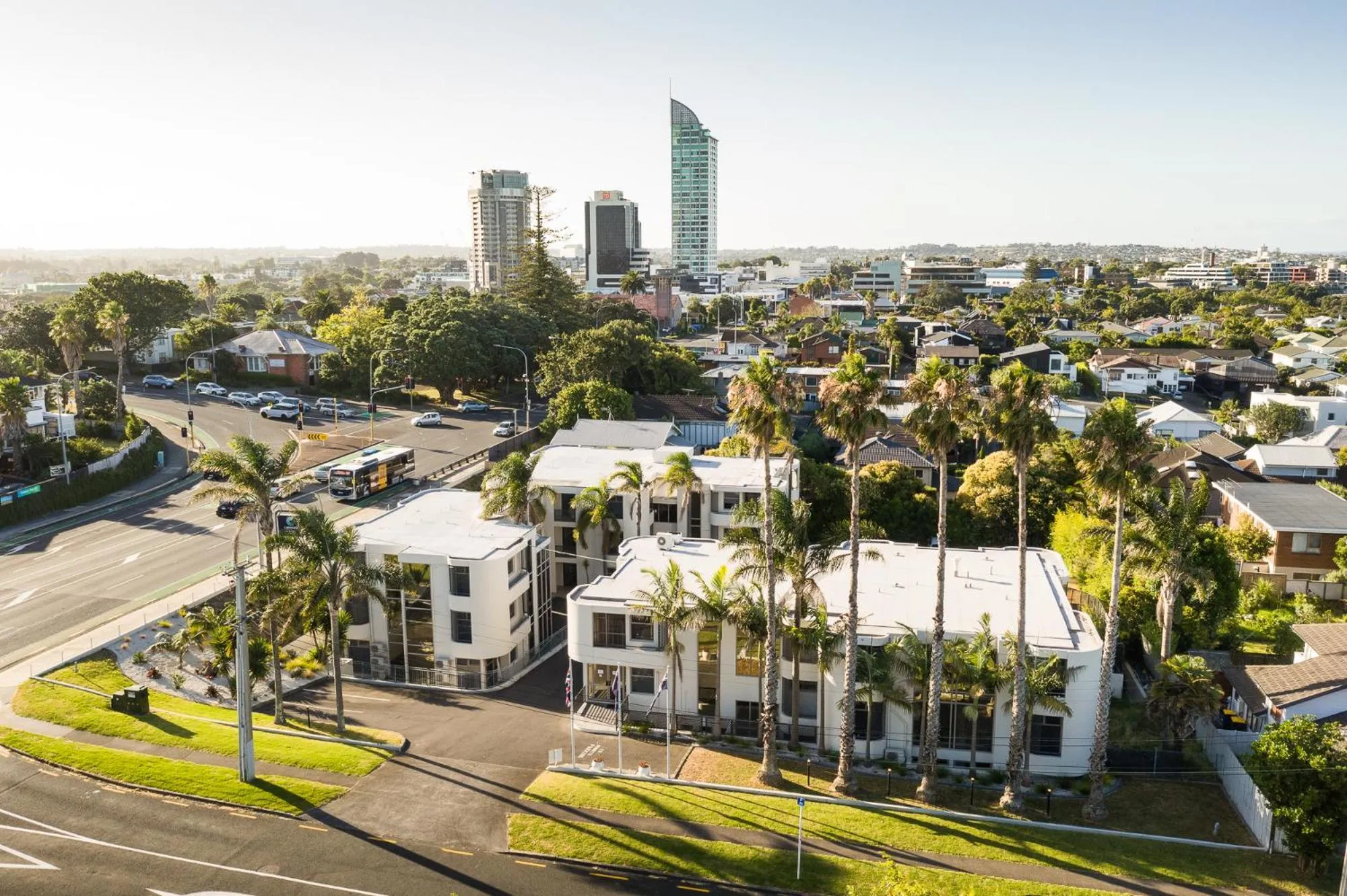Facade/entrance in Carnmore Hotel Takapuna