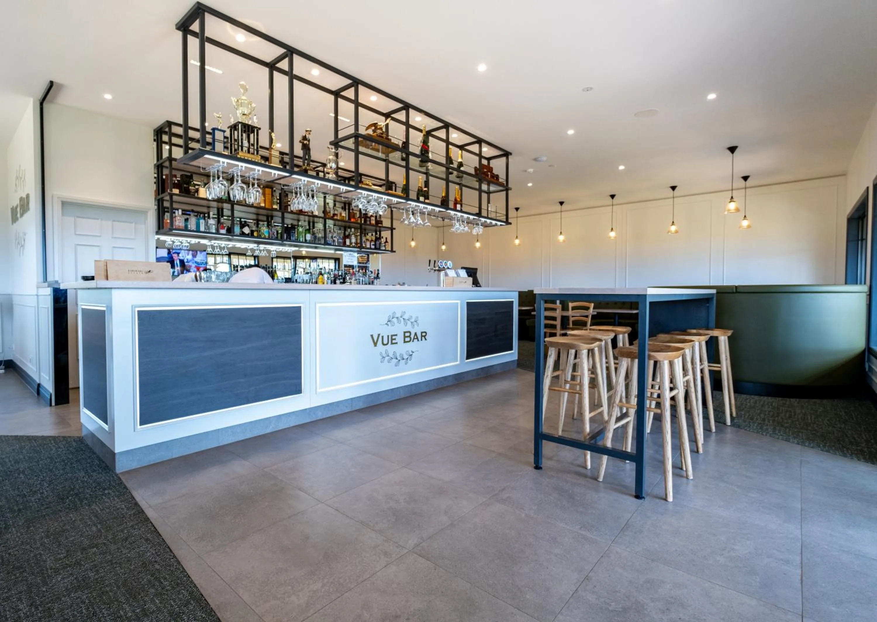 Restaurant/places to eat in Carrington Estate