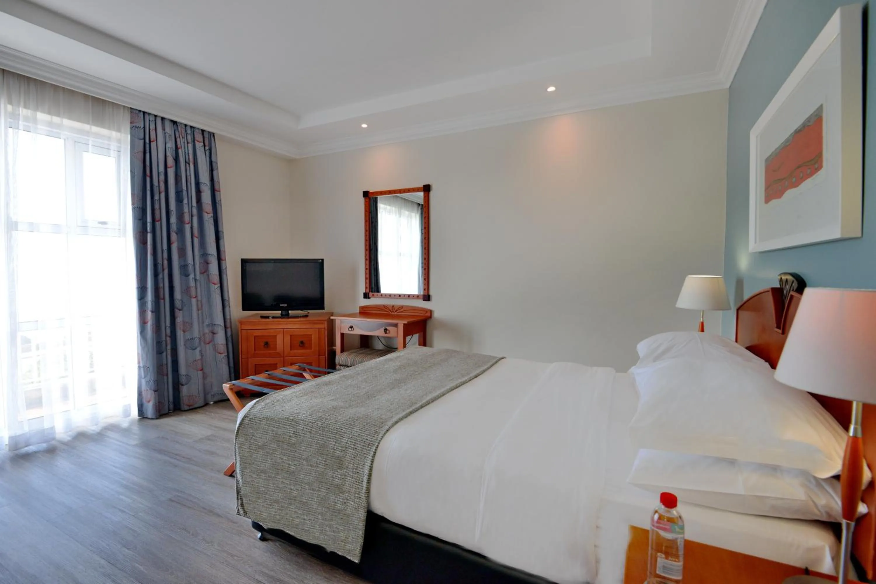 Bedroom, Bed in Courtyard Hotel Gqeberha