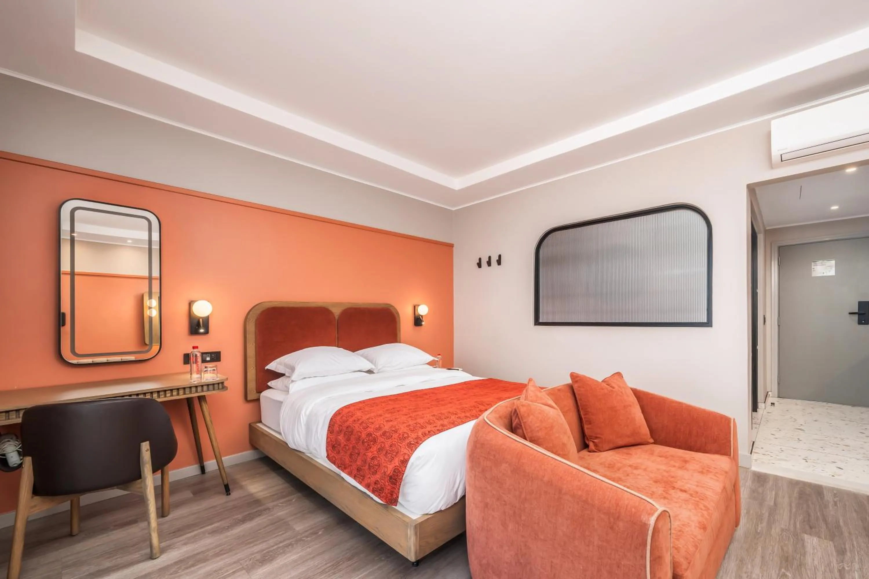 Bedroom, Bed in Courtyard Hotel Gqeberha