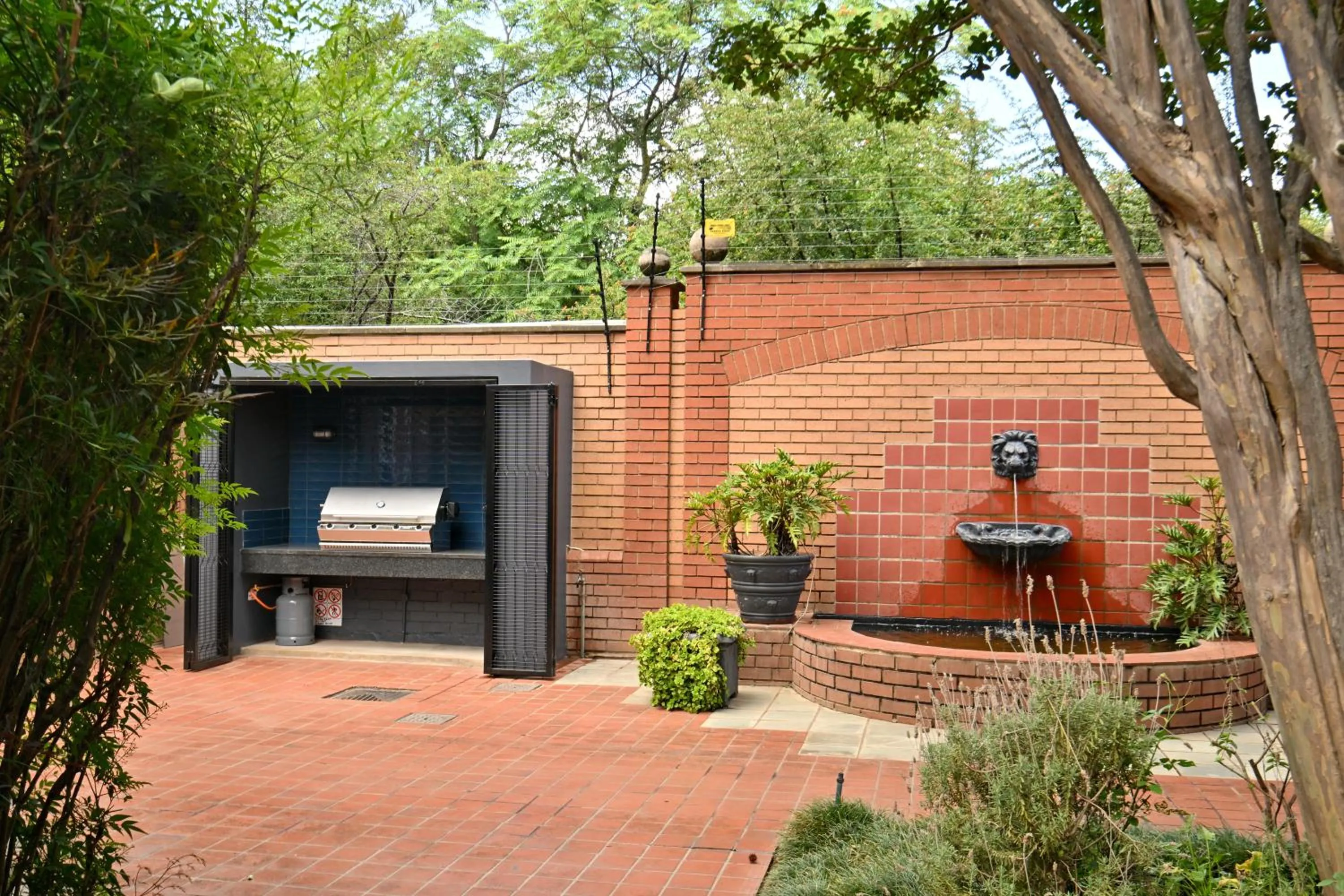 Property building in Courtyard Hotel Rosebank