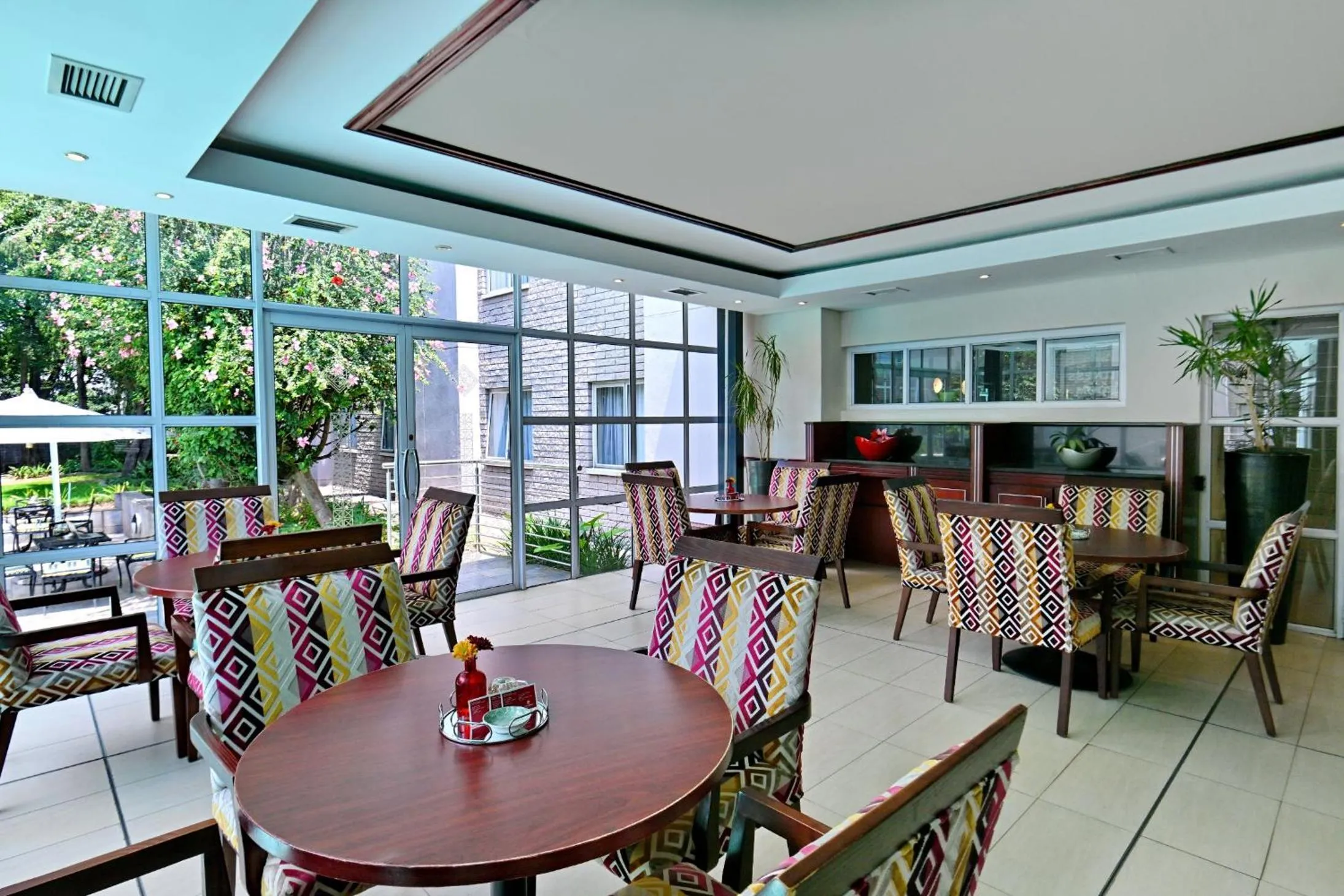 Dining area in City Lodge Hotel Bryanston