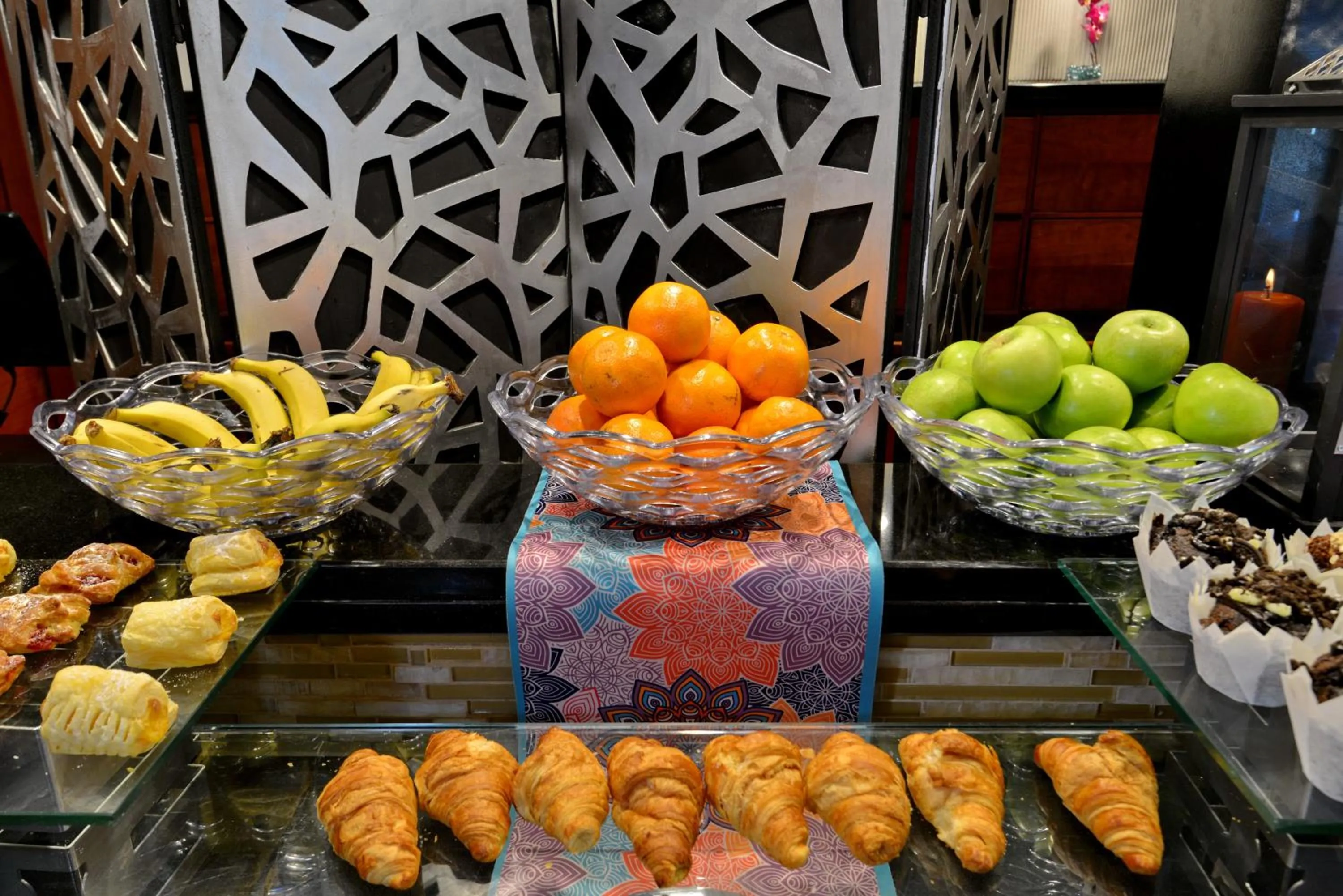 Buffet breakfast in City Lodge Hotel Johannesburg Airport, Barbara Road