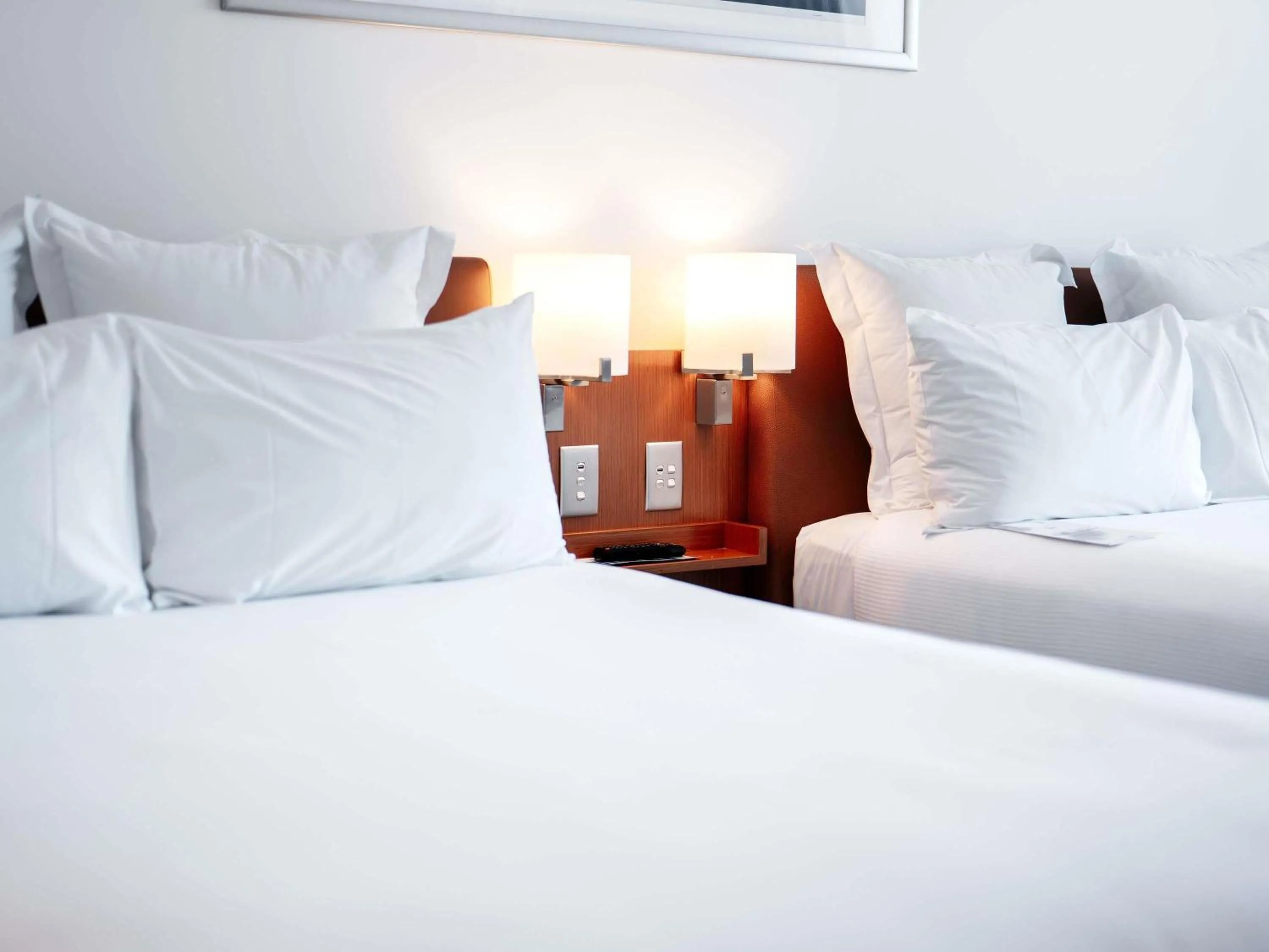 Bedroom, Bed in Novotel Christchurch Cathedral Square