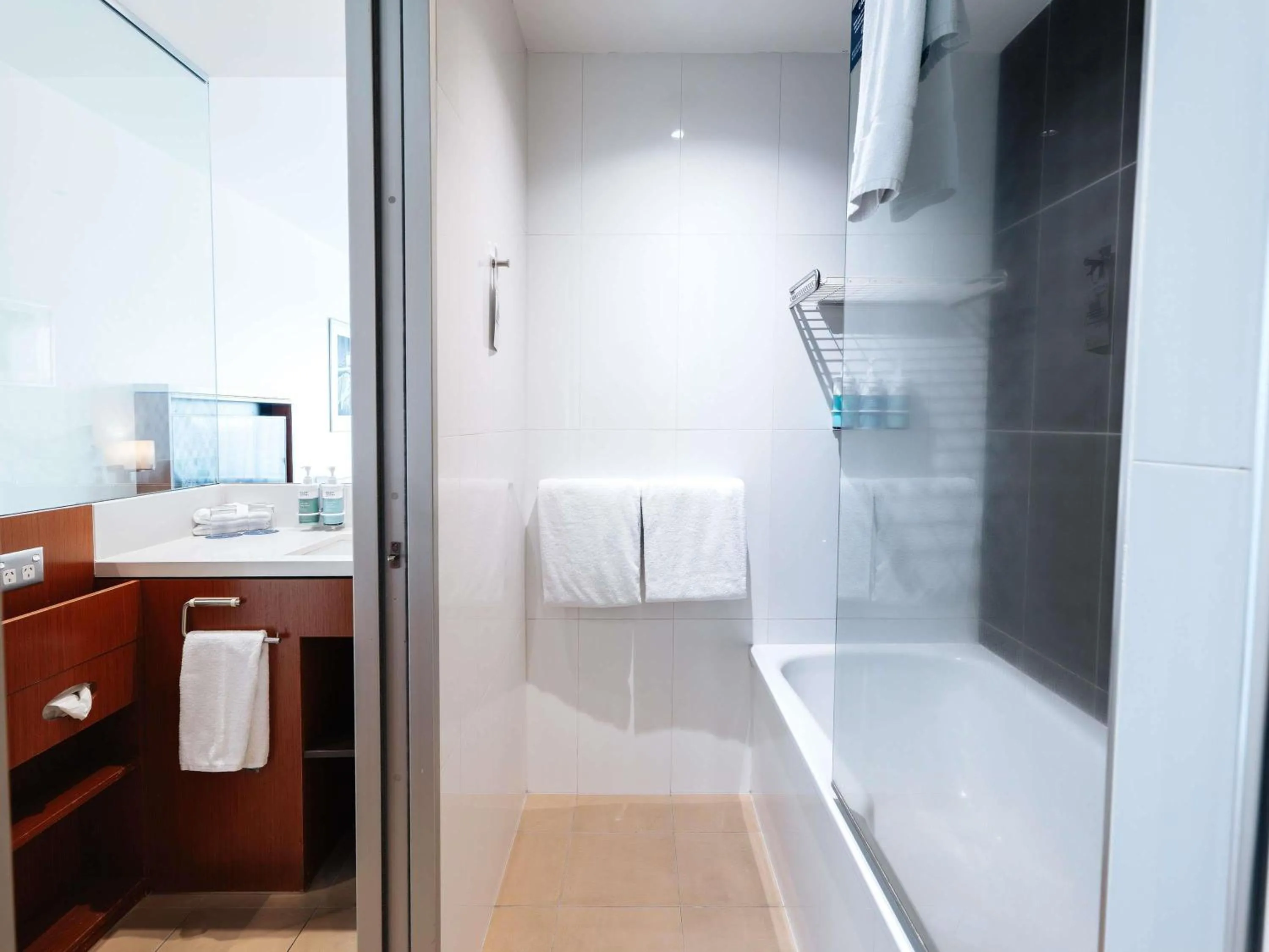 Bedroom in Novotel Christchurch Cathedral Square