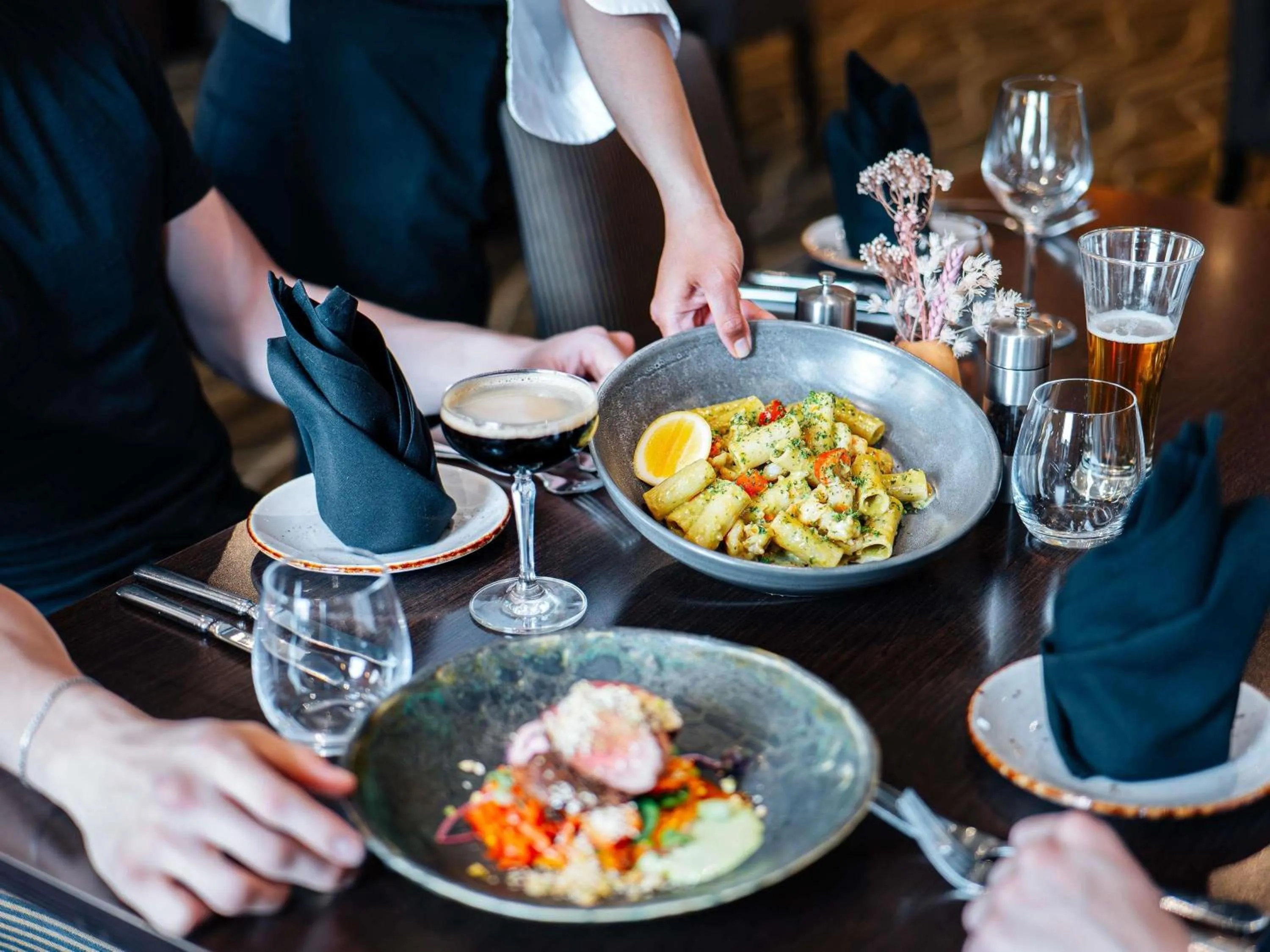 Restaurant/places to eat in Novotel Christchurch Cathedral Square