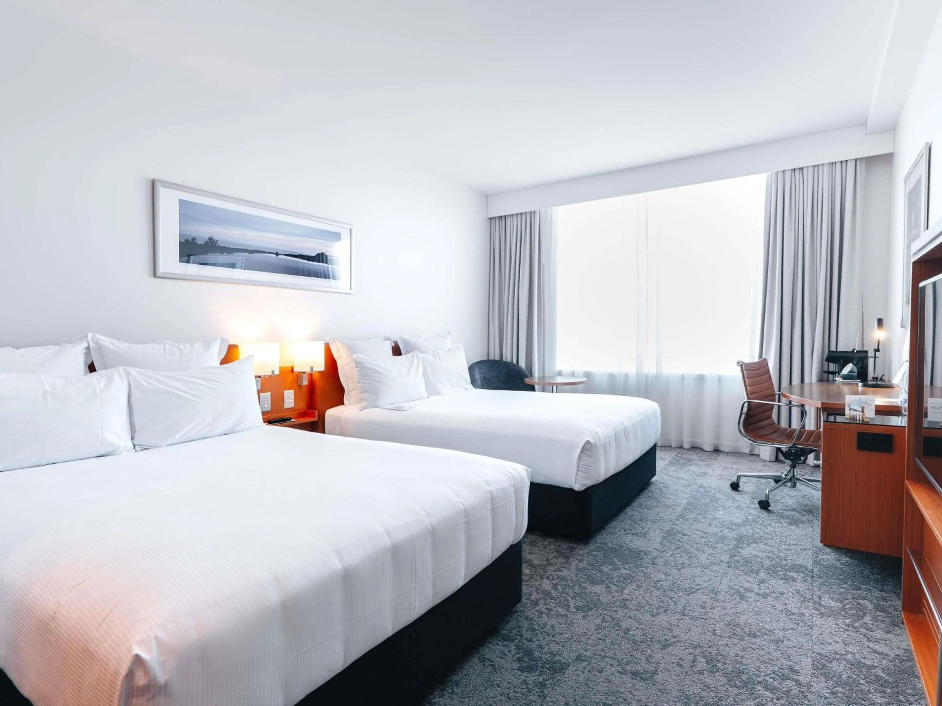 Bedroom, Bed in Novotel Christchurch Cathedral Square