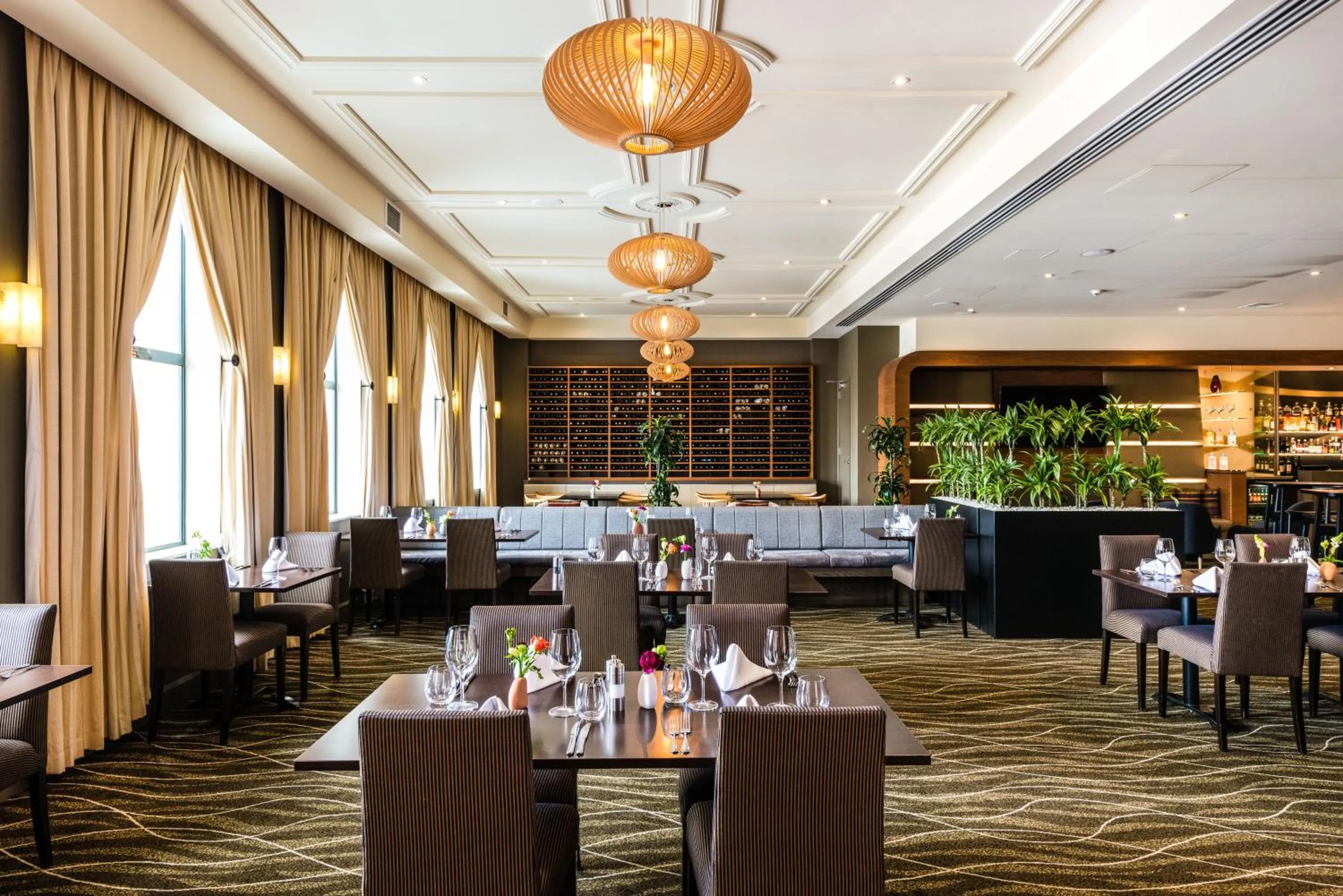 Restaurant/places to eat in Novotel Christchurch Cathedral Square