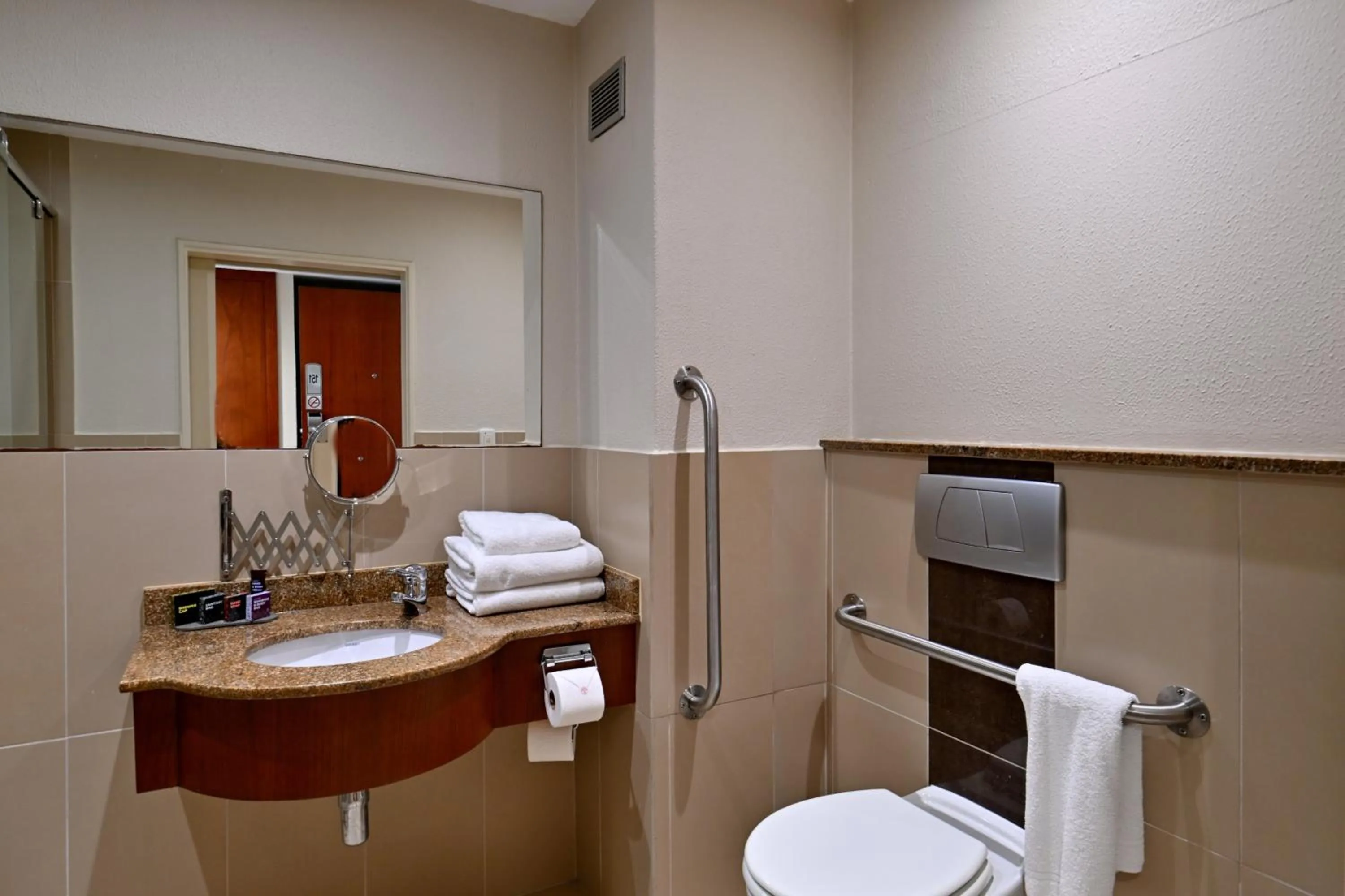 Toilet in City Lodge Hotel Gqeberha