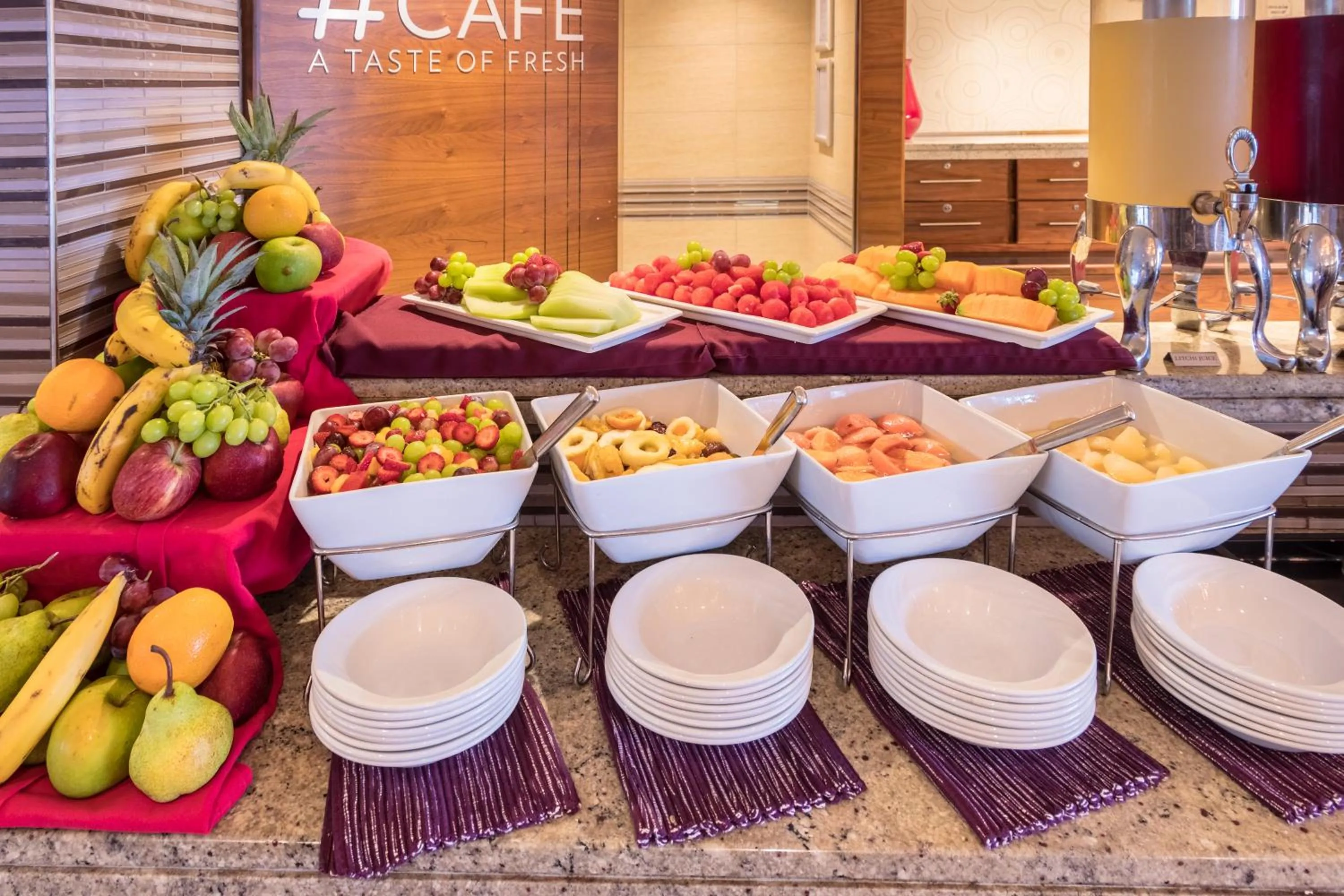 Food and drinks in City Lodge Hotel Gqeberha