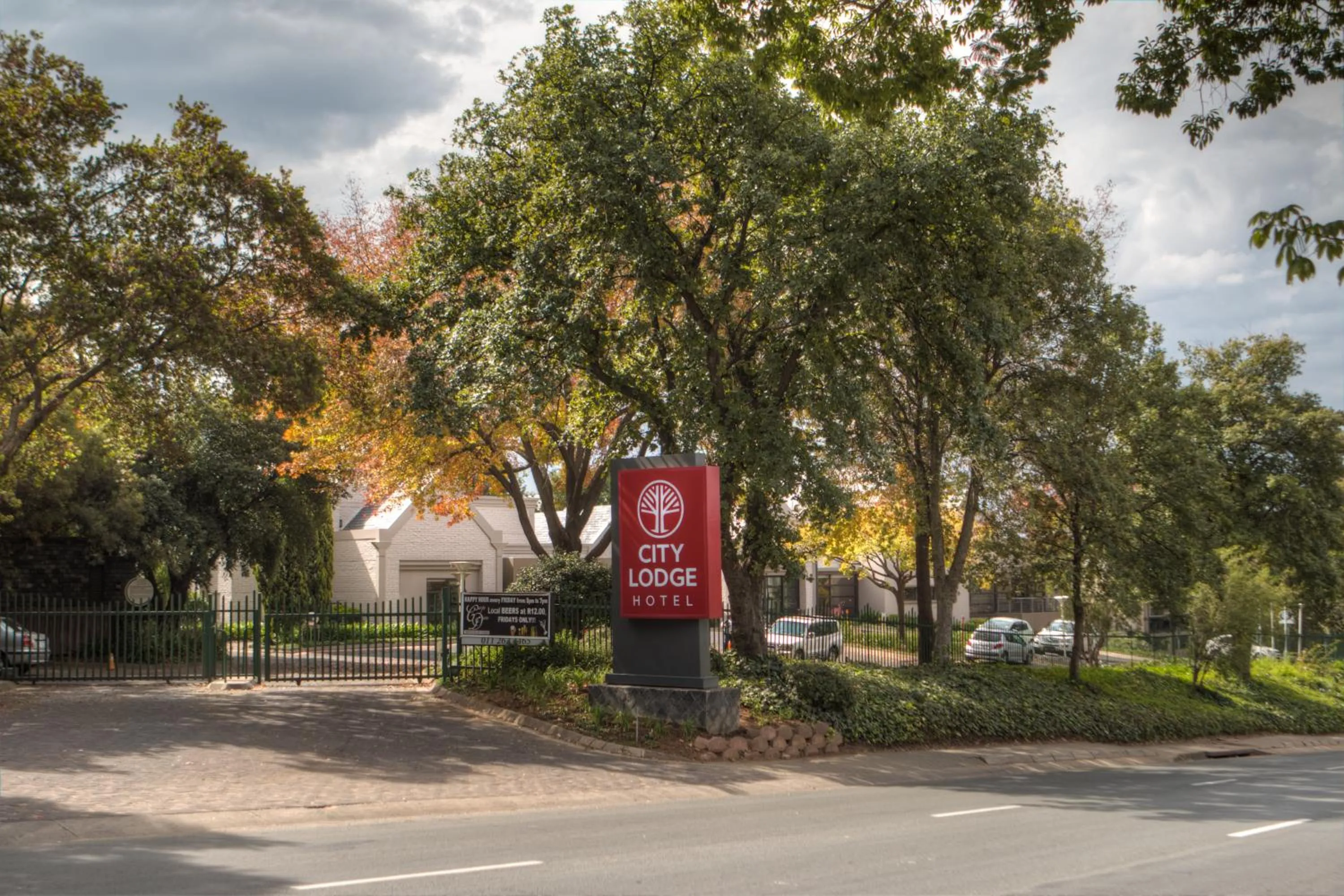 Street view in City Lodge Hotel Sandton, Katherine Street