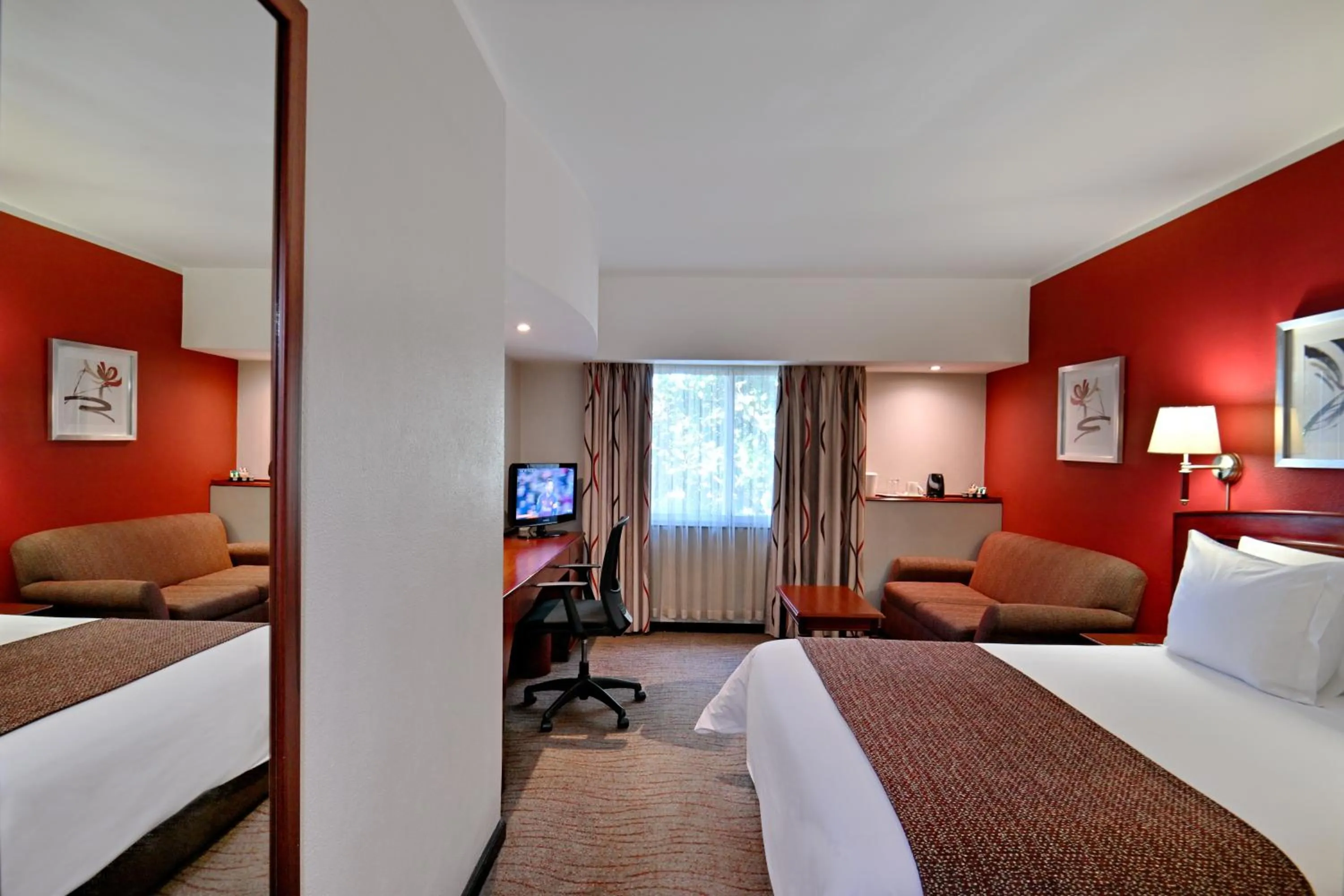 Bedroom, Bed in City Lodge Hotel Sandton, Morningside