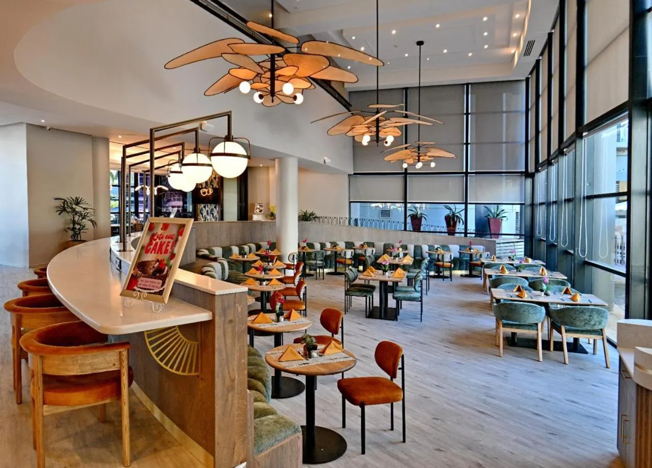 Restaurant/places to eat in City Lodge Hotel Umhlanga Ridge