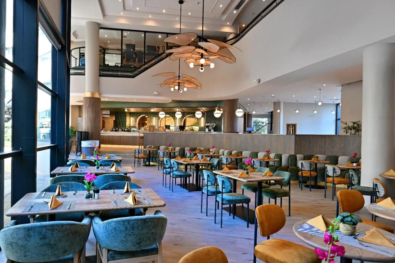 Restaurant/places to eat in City Lodge Hotel Umhlanga Ridge
