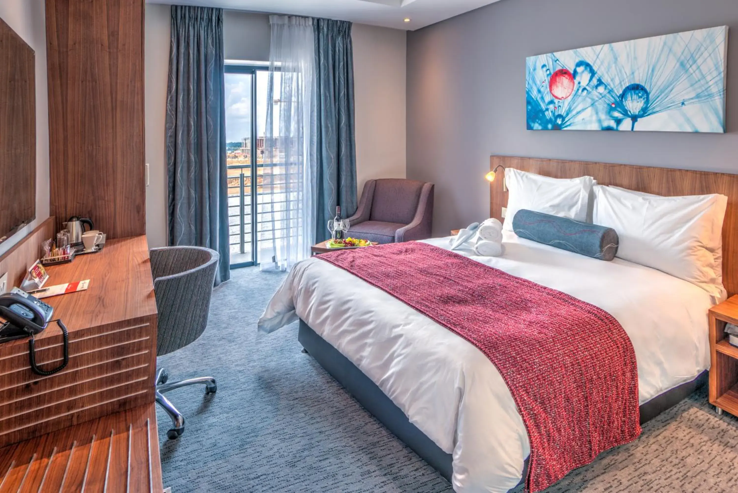 Double Room - Smoking in City Lodge Hotel Waterfall City Double Room - Smoking in City Lodge Hotel Waterfall City