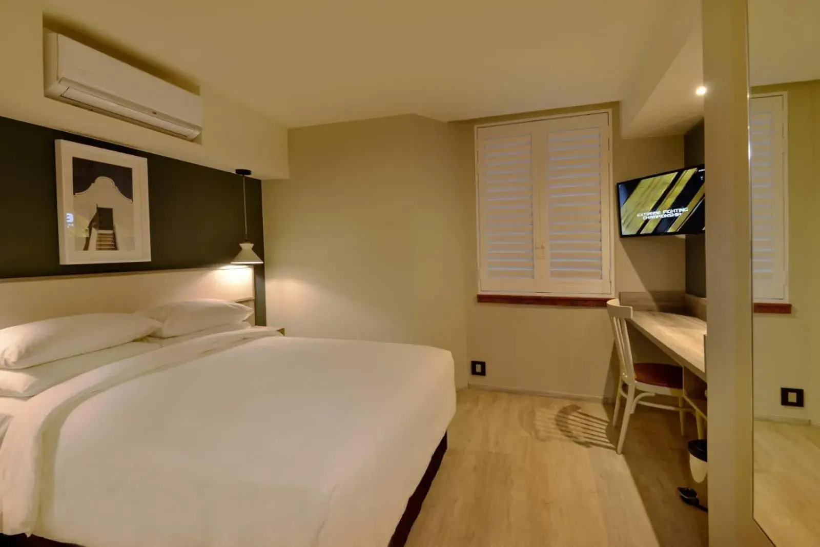 Double Room - Disability Access in Town Lodge Bellville Double Room - Disability Access in Town Lodge Bellville