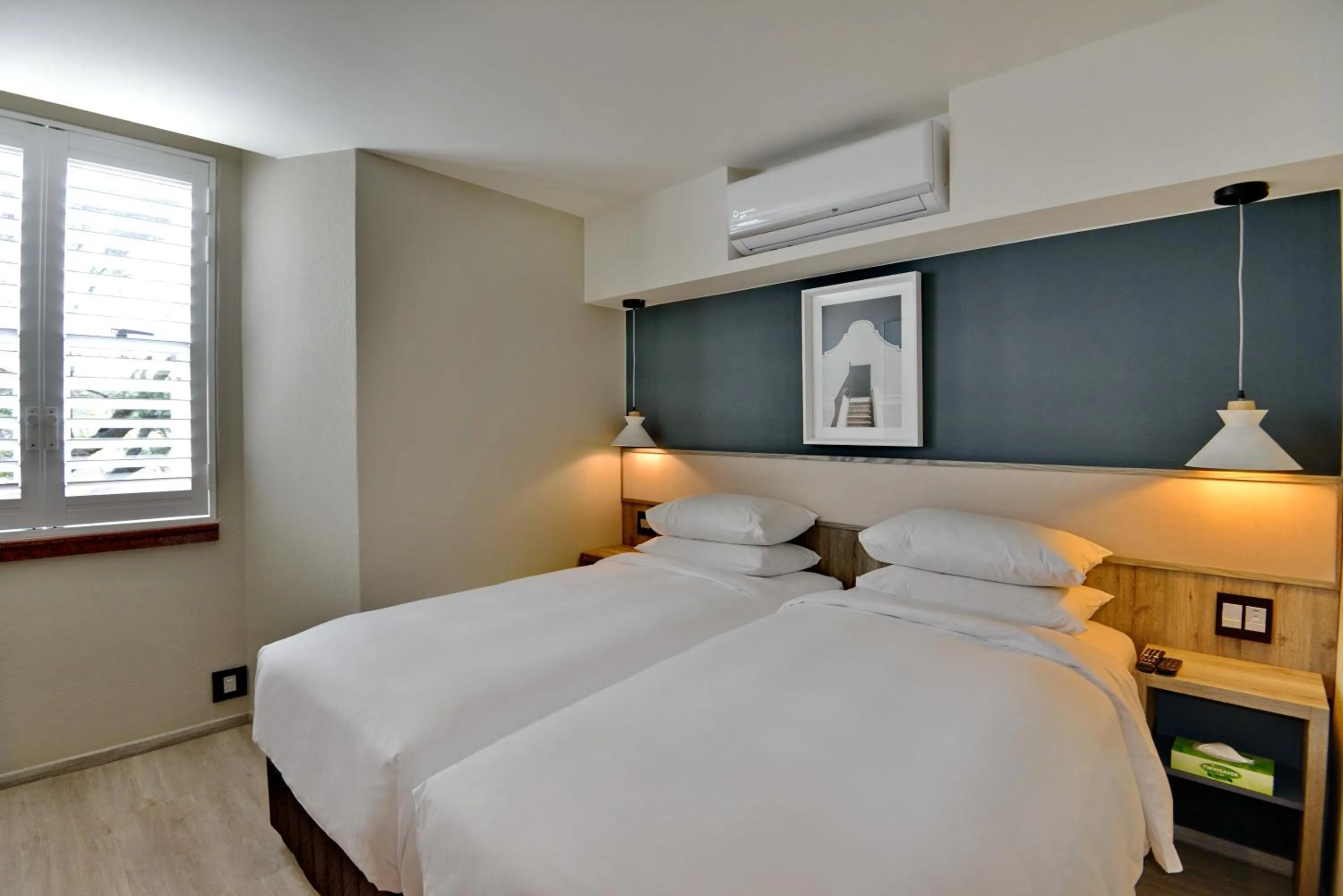 Bedroom, Bed in Town Lodge Bellville