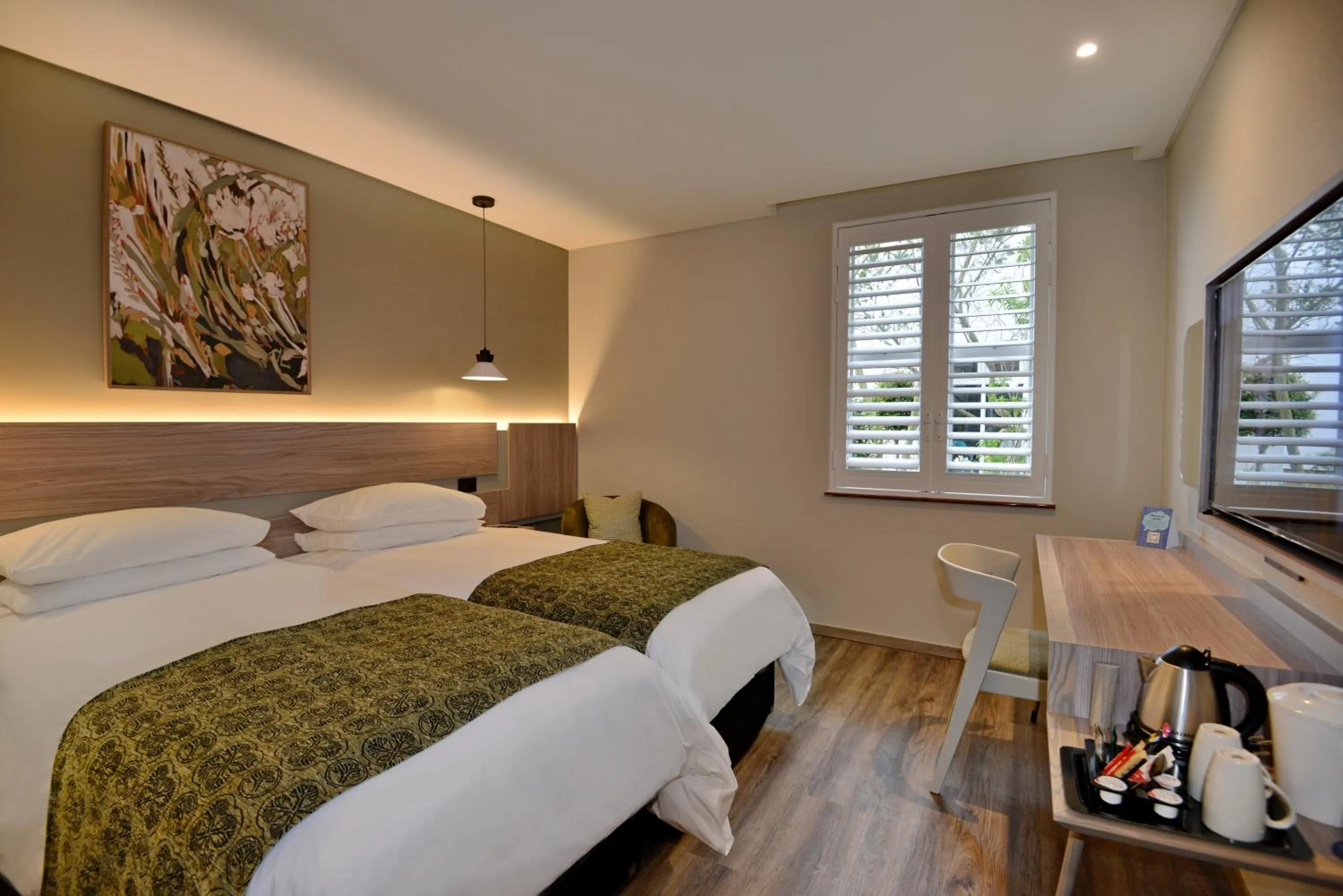 Bedroom, Bed in Town Lodge George