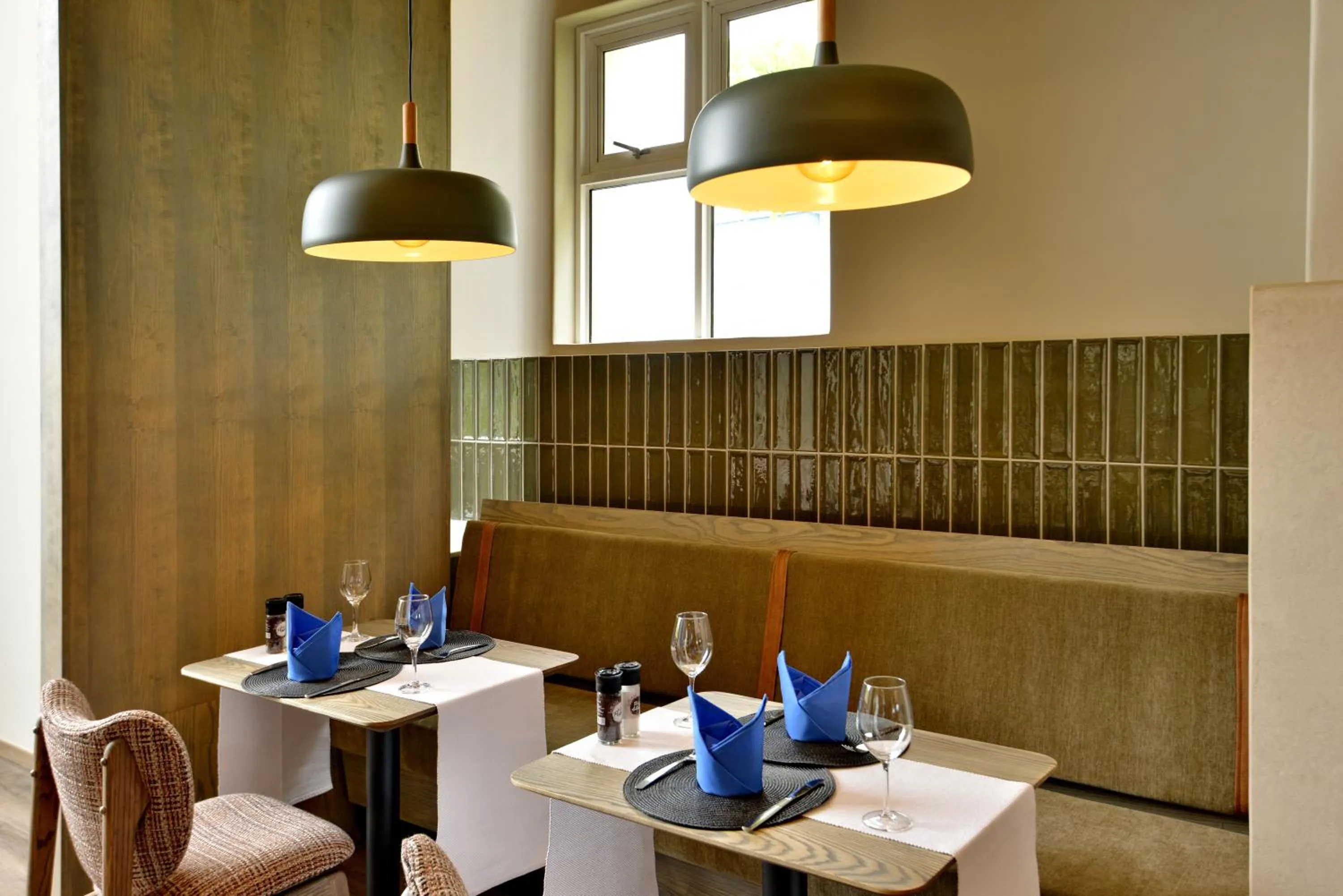 Restaurant/places to eat in Town Lodge George