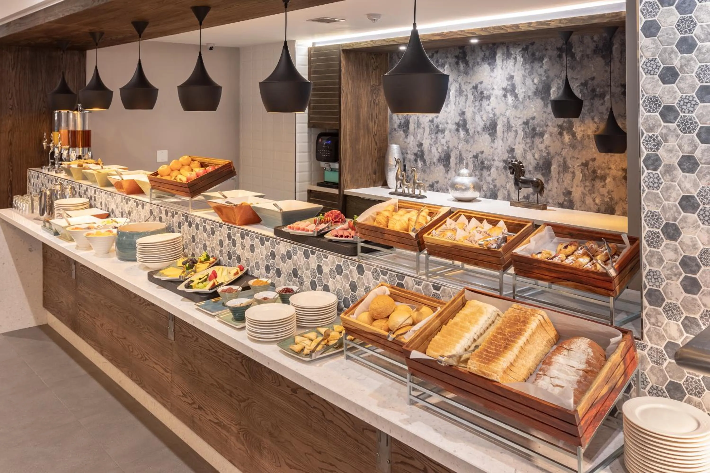 Food and drinks in Town Lodge Johannesburg Airport