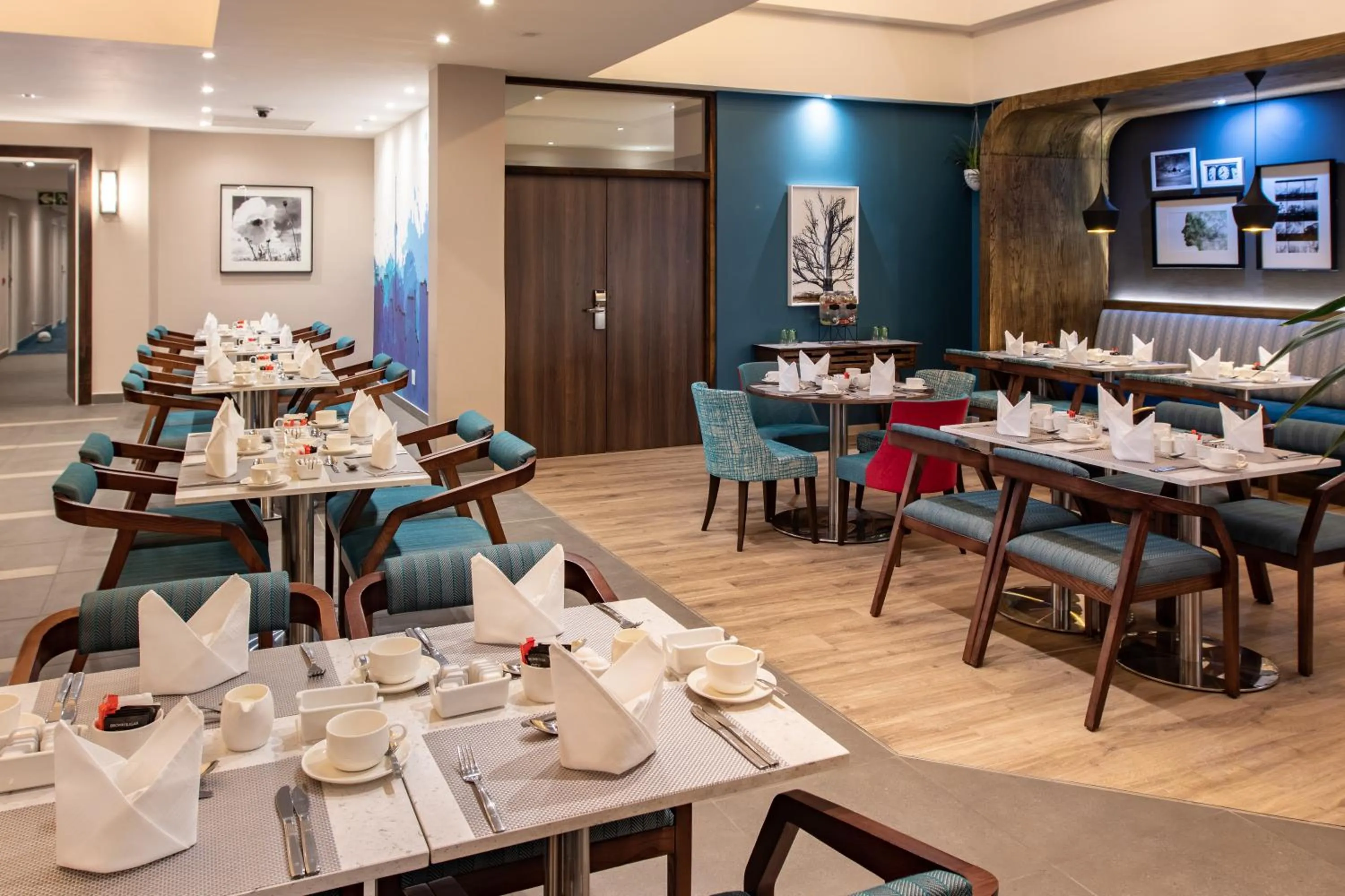 Restaurant/places to eat in Town Lodge Johannesburg Airport