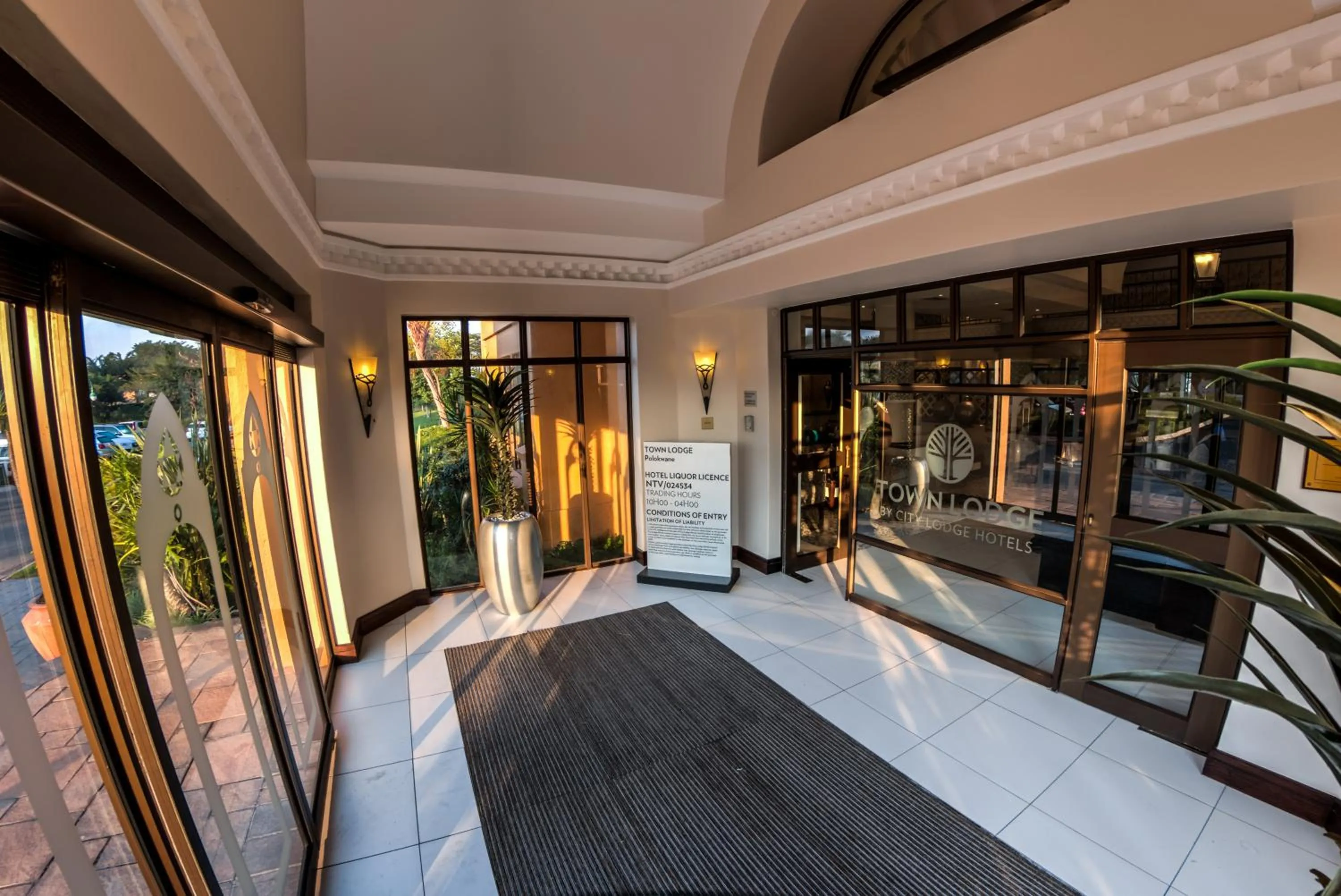 Lobby or reception in Town Lodge Polokwane