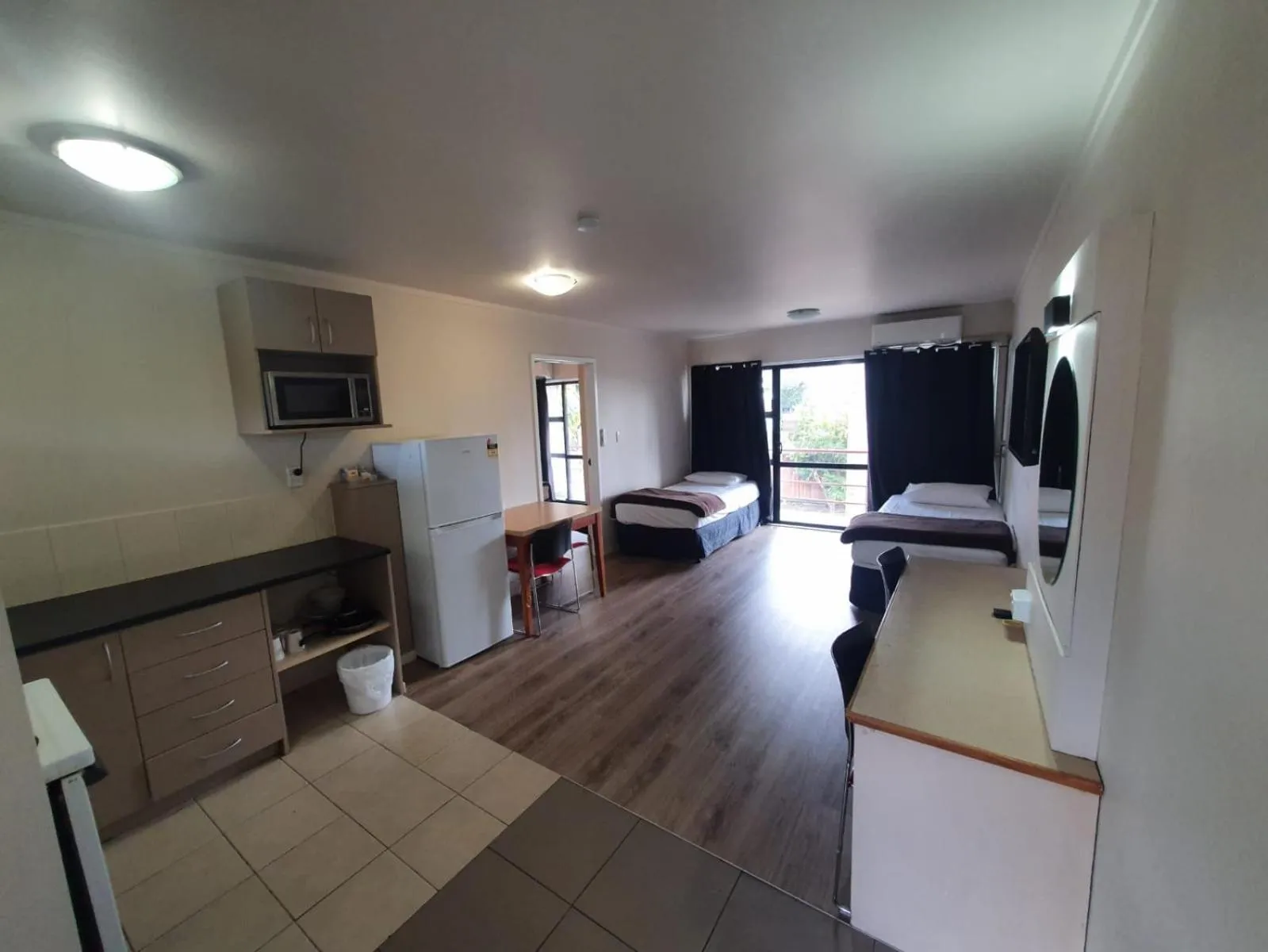 TV and multimedia, Bed in Ascot Epsom Motel