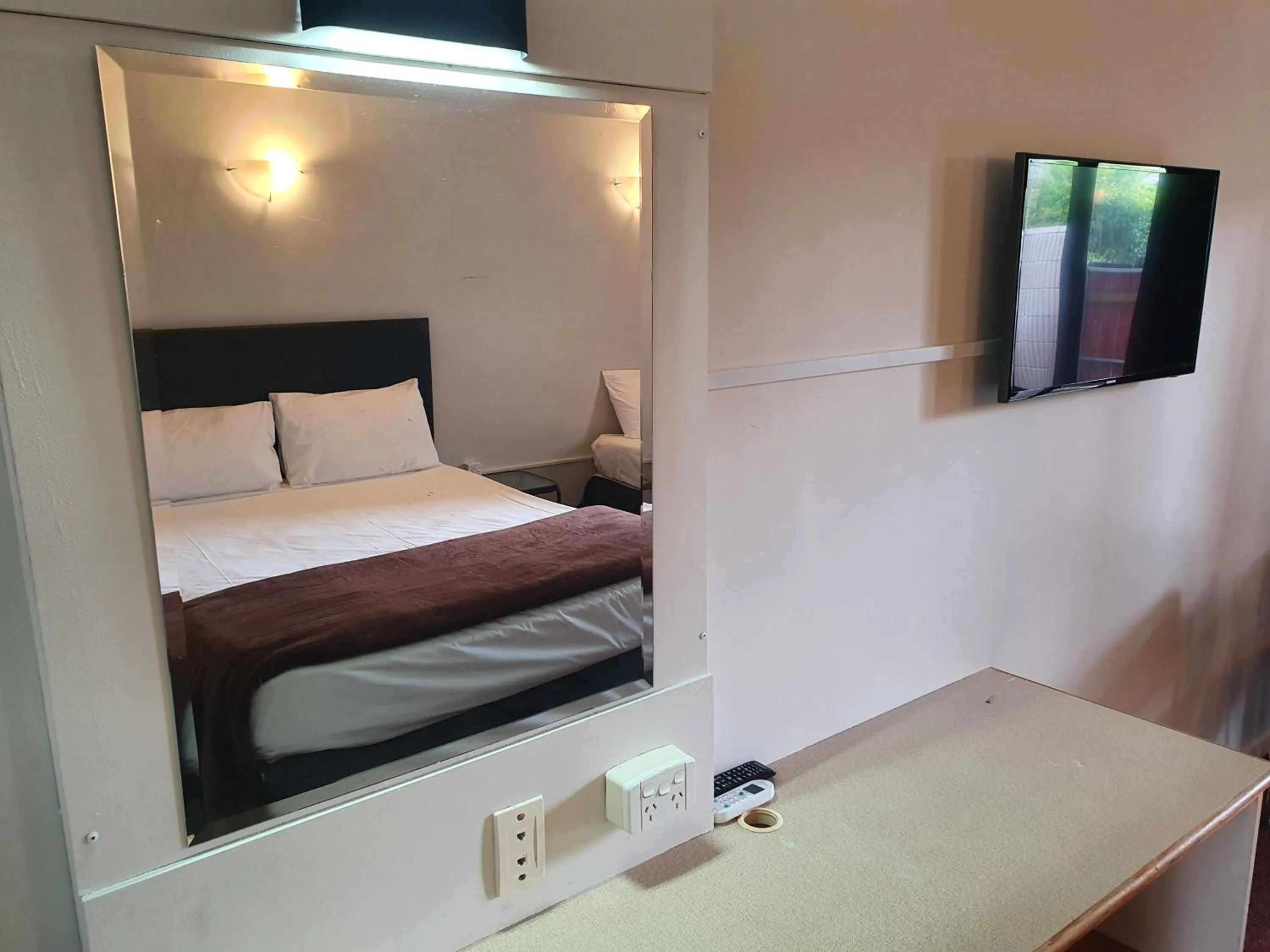 Bed in Ascot Epsom Motel