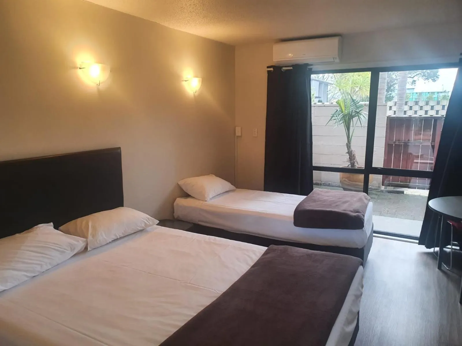 Bed in Ascot Epsom Motel