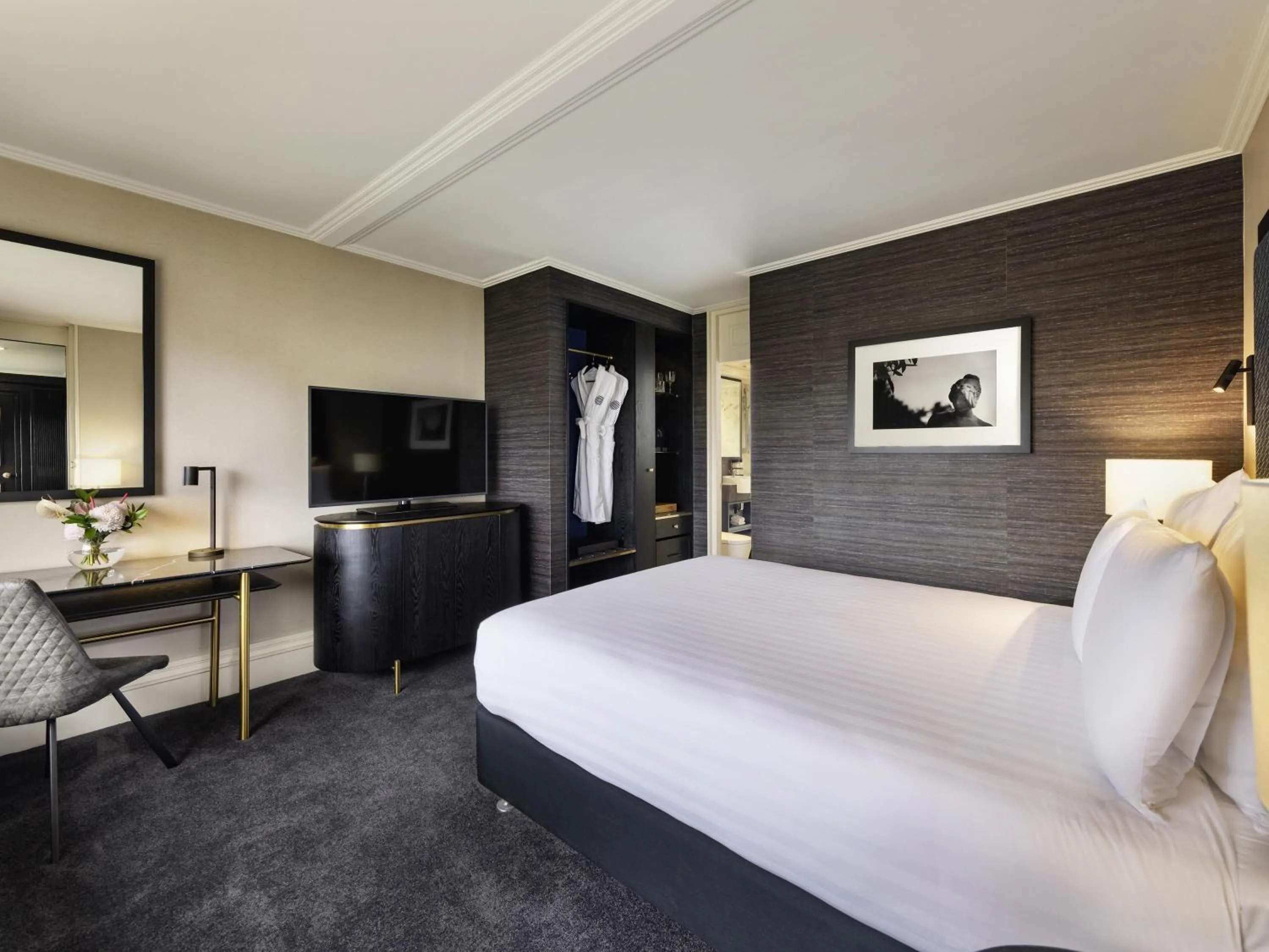 Bedroom, Bed in Pullman Auckland Hotel & Apartments