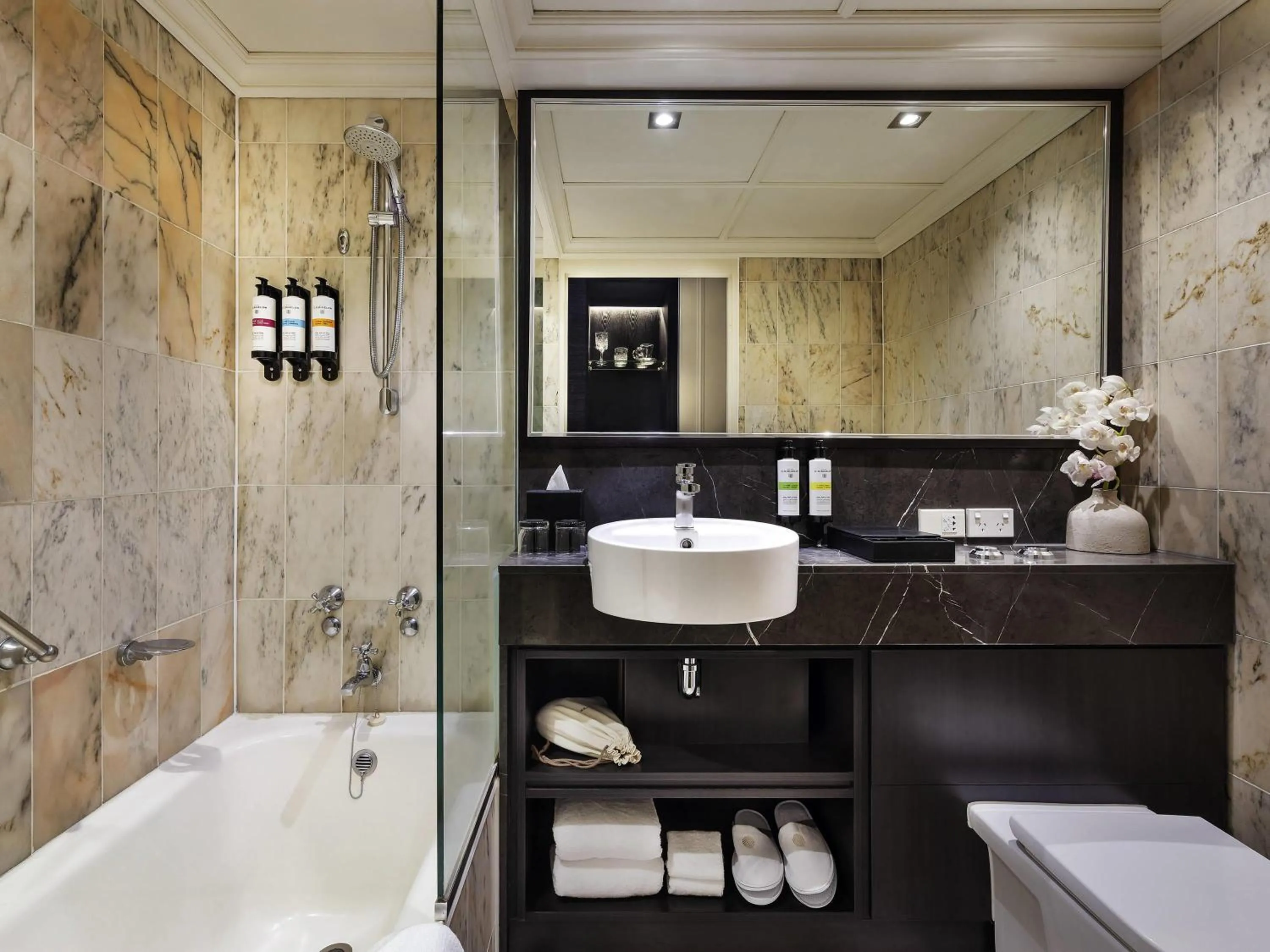 Bedroom in Pullman Auckland Hotel & Apartments