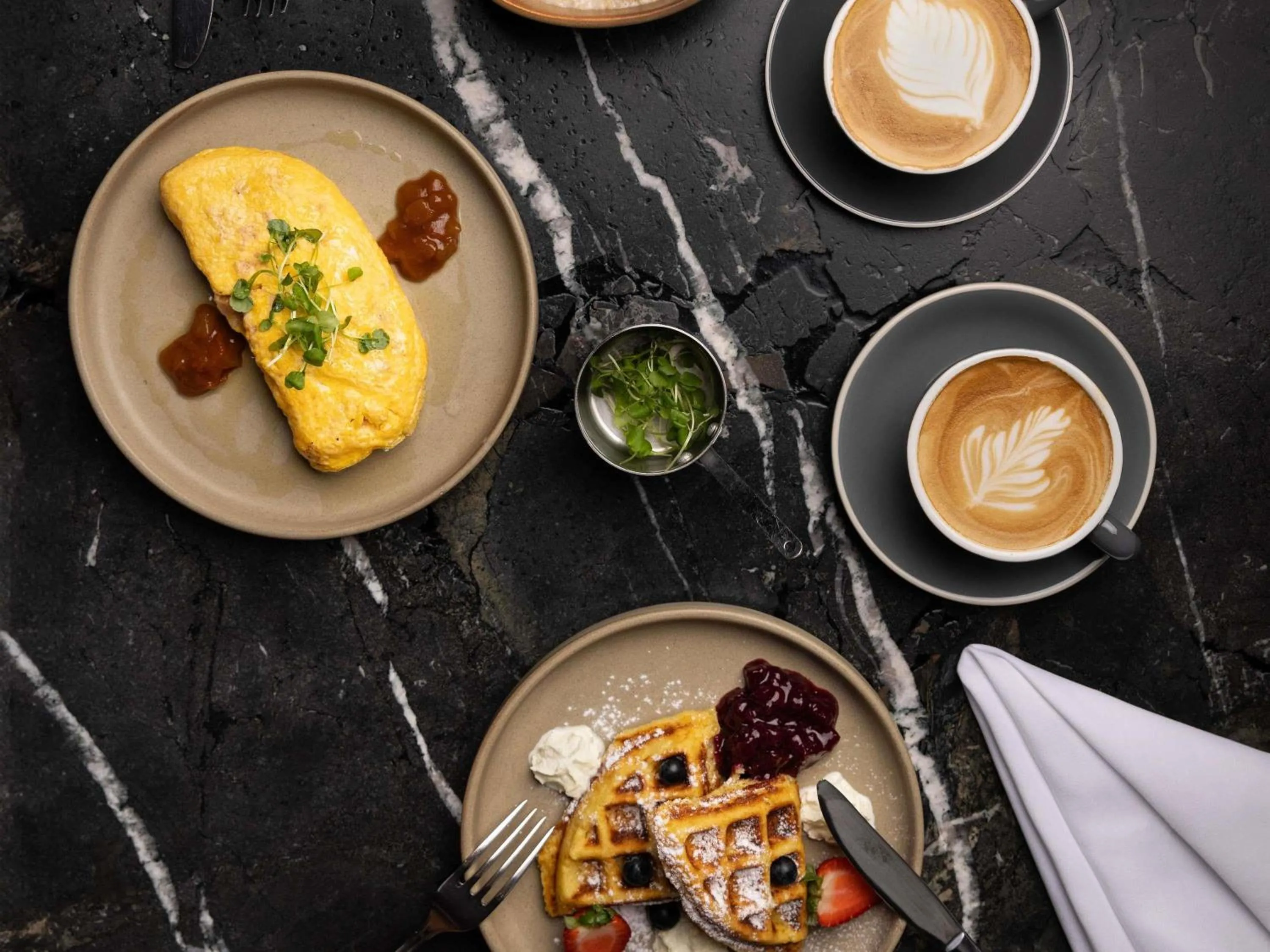 Restaurant/places to eat in Pullman Auckland Hotel & Apartments