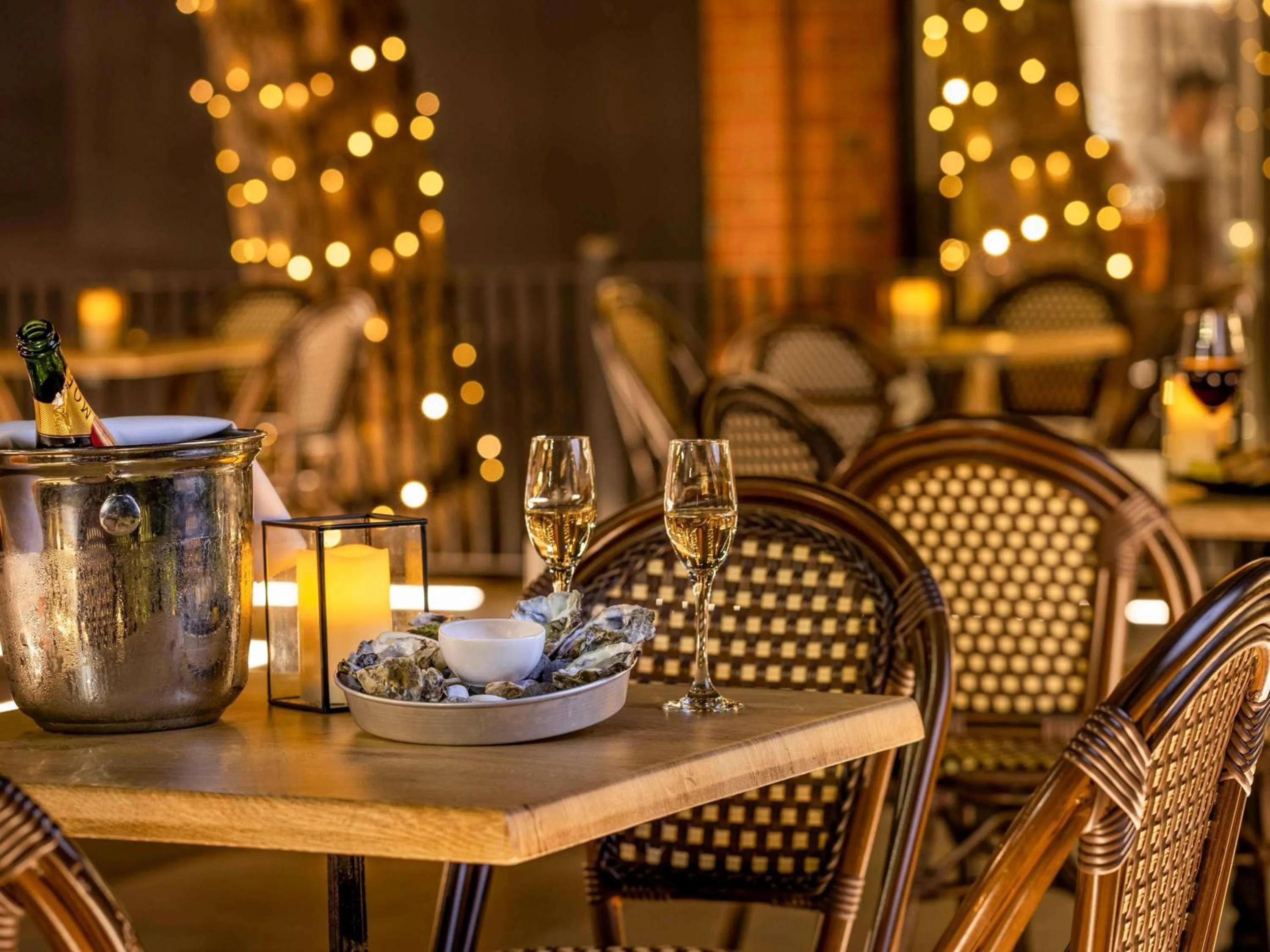 Lounge or bar in Pullman Auckland Hotel & Apartments