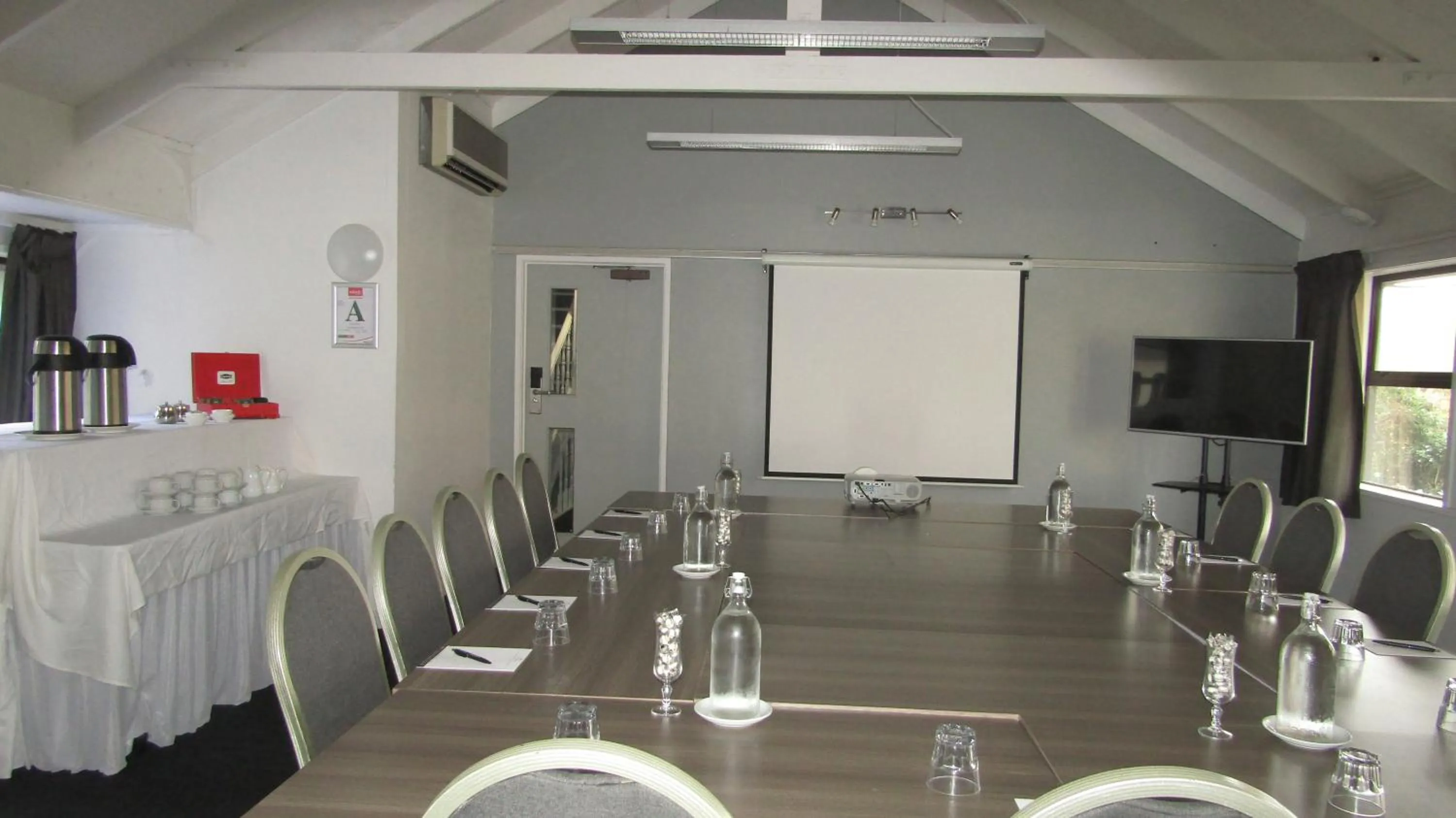 Meeting/conference room in Mount Richmond Hotel