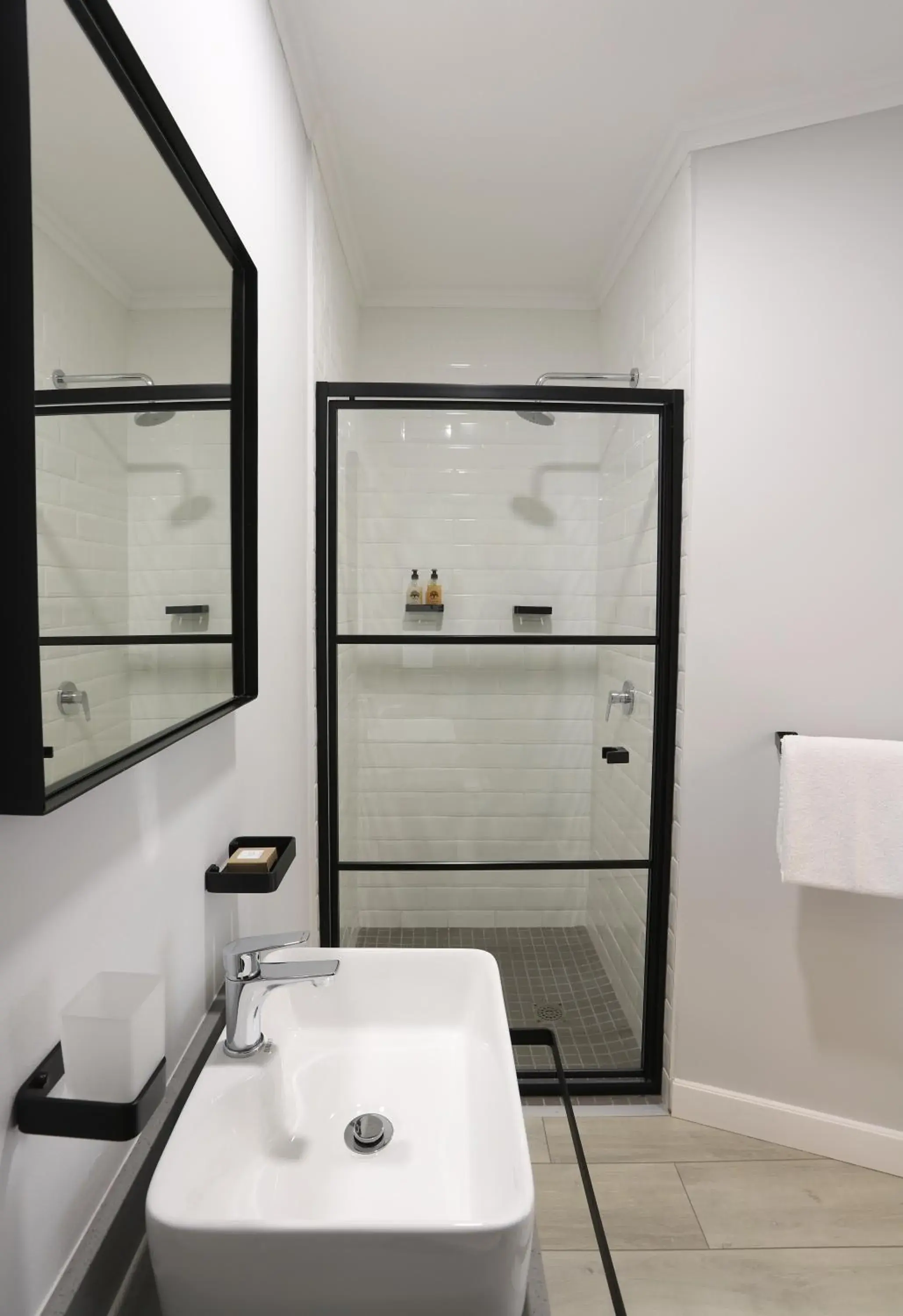 Double or Twin Room with Garden View - single occupancy in Lavender Moon Guest House Double or Twin Room with Garden View - single occupancy in Lavender Moon Guest House