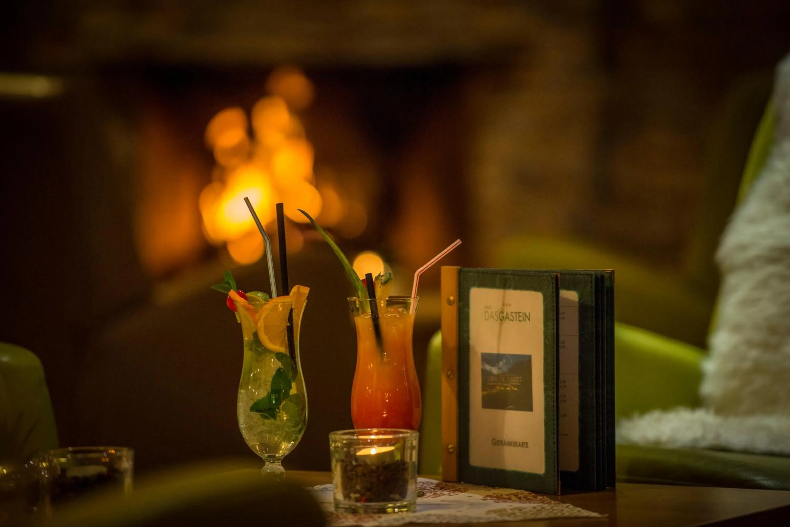 Lounge or bar in Hotel Das Gastein - ganzjährig inklusive Alpentherme Gastein & Sommersaison inklusive Gasteiner Bergbahnen