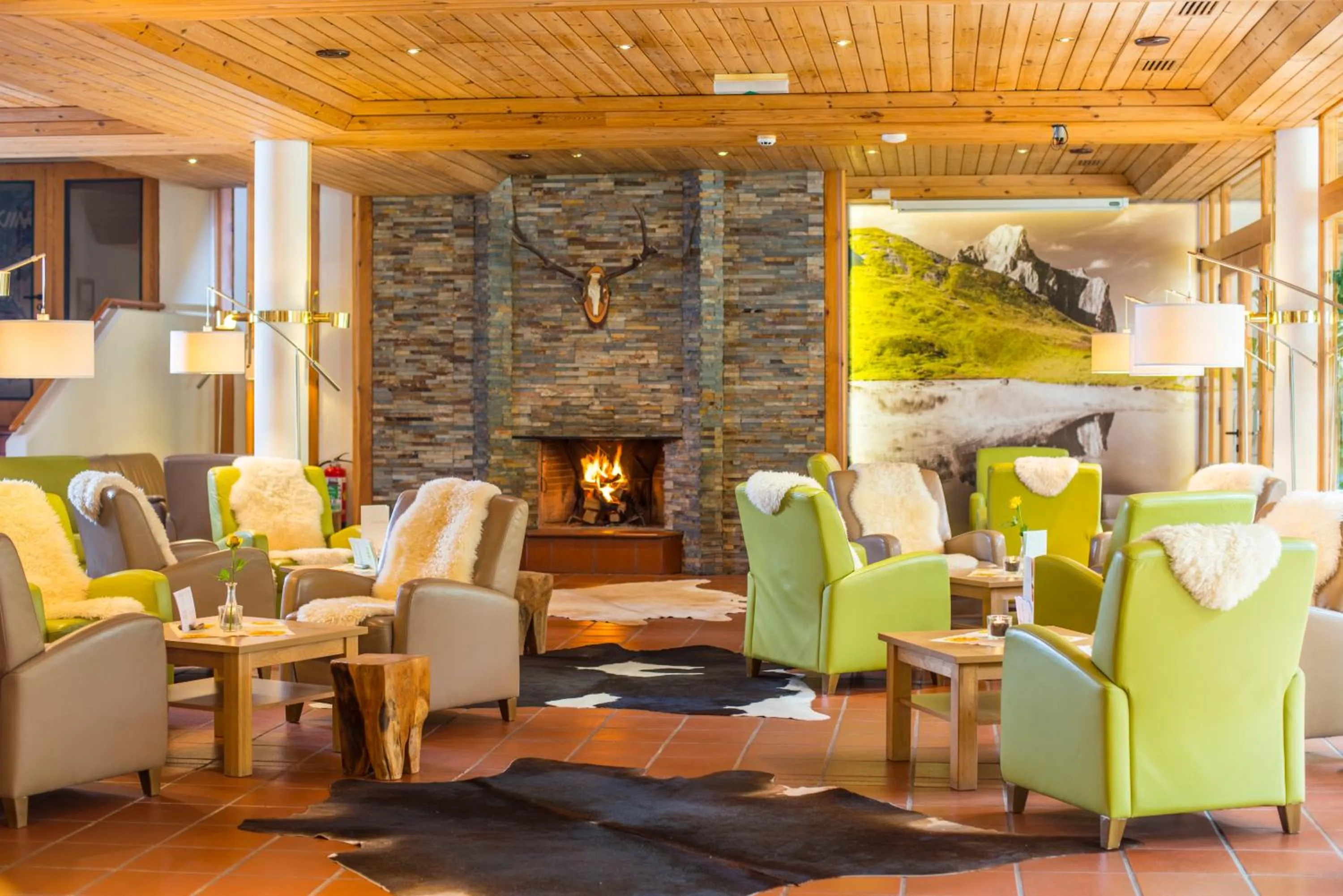 Lounge or bar in Hotel Das Gastein - ganzjährig inklusive Alpentherme Gastein & Sommersaison inklusive Gasteiner Bergbahnen