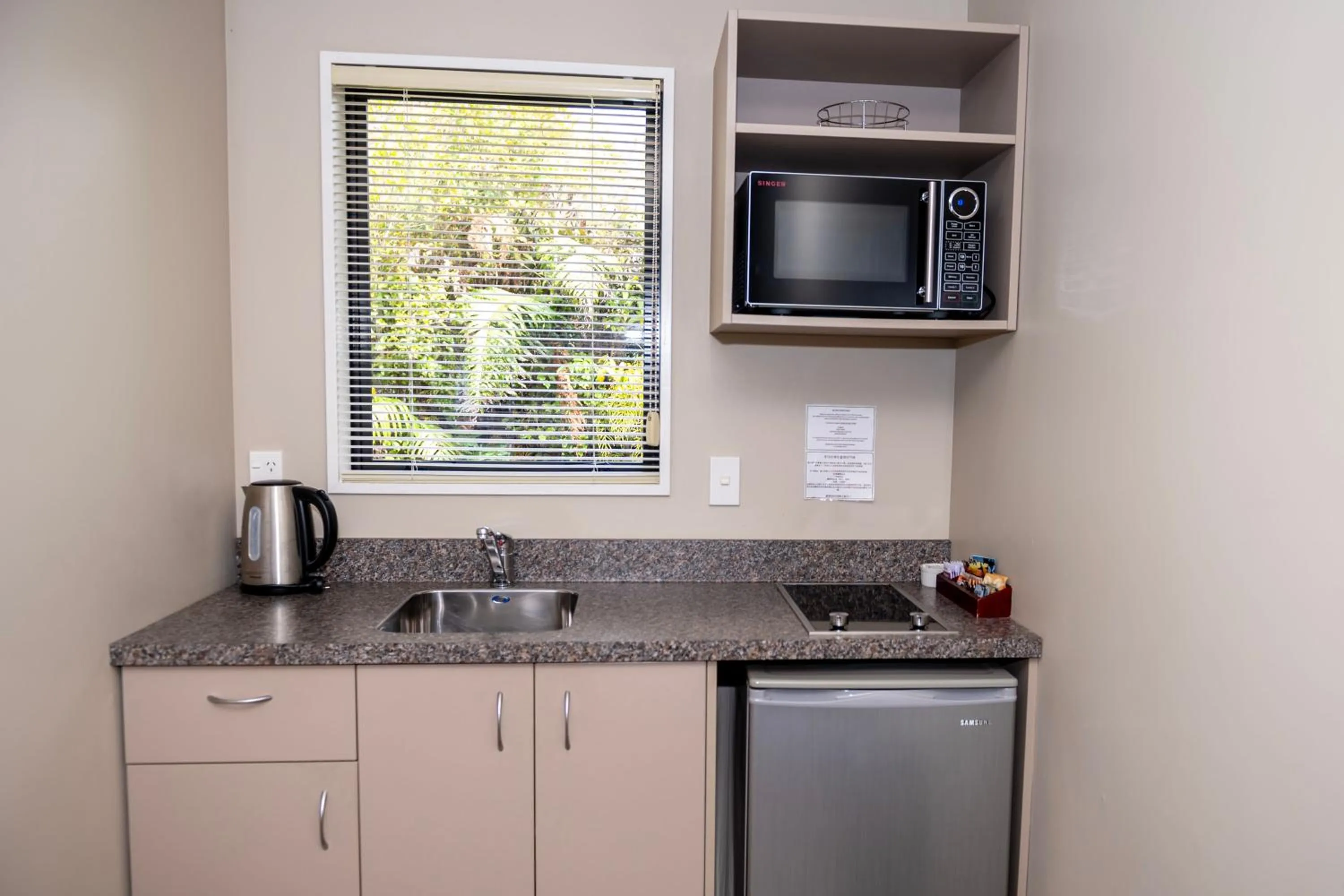 Kitchen or kitchenette in 58 On Cron Motel