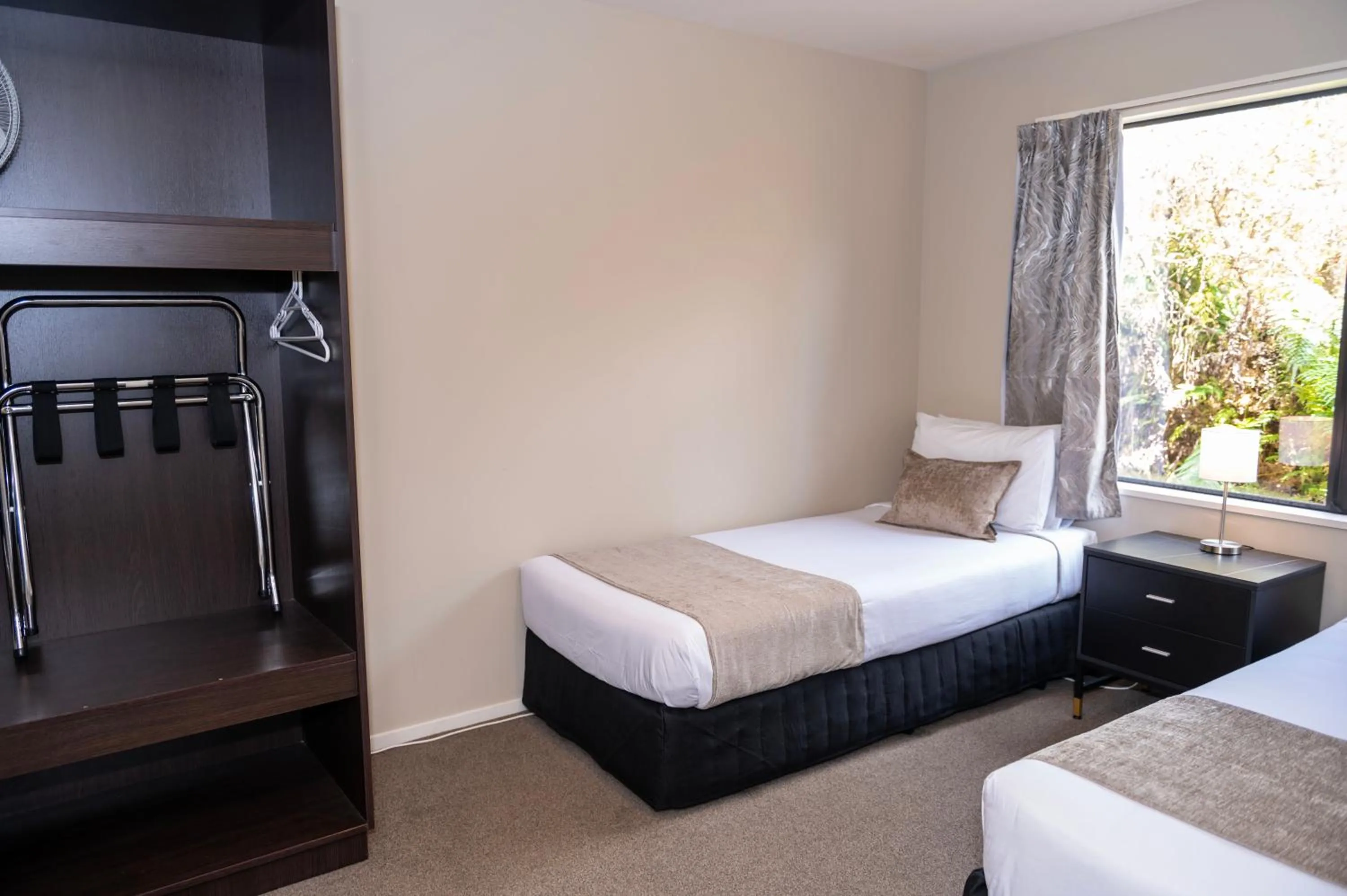 Bedroom, Bed in 58 On Cron Motel