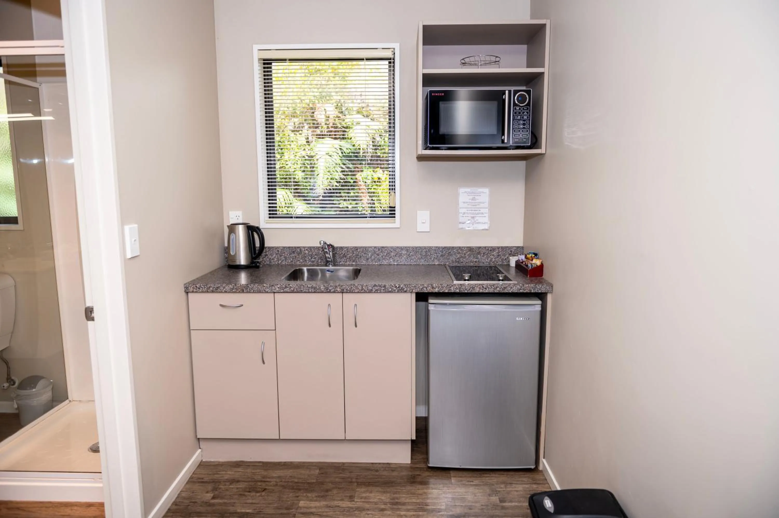 Kitchen or kitchenette in 58 On Cron Motel