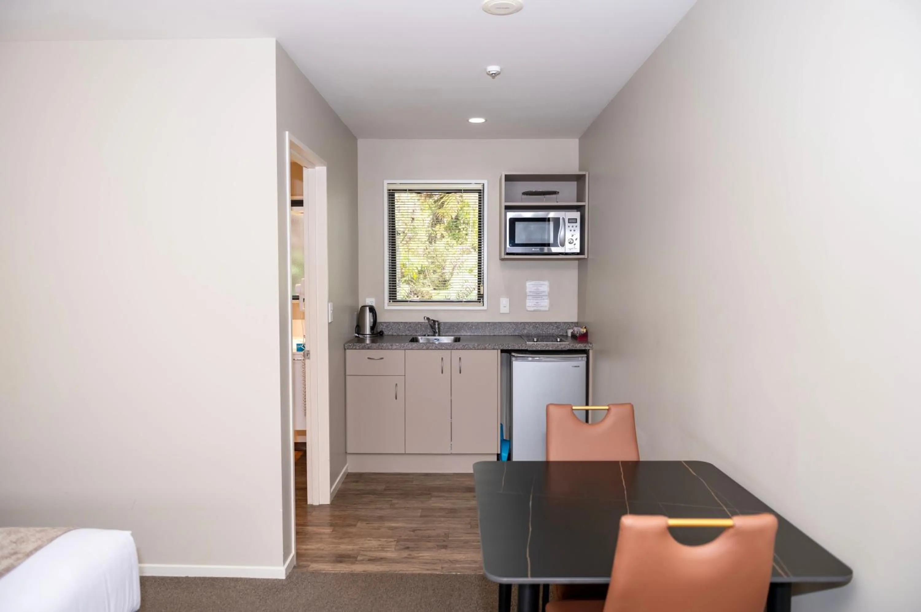 Kitchen or kitchenette in 58 On Cron Motel