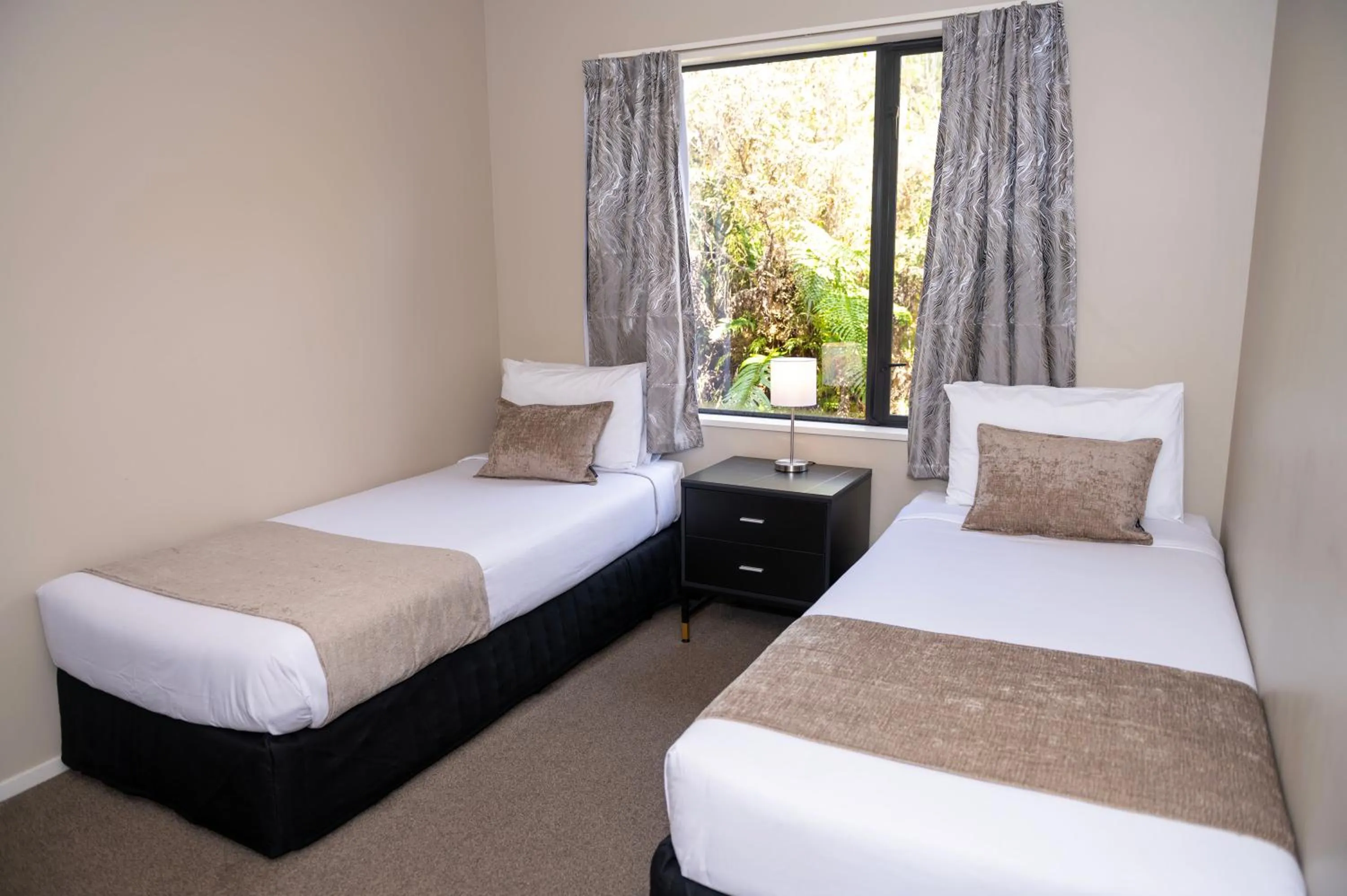 Bedroom, Bed in 58 On Cron Motel