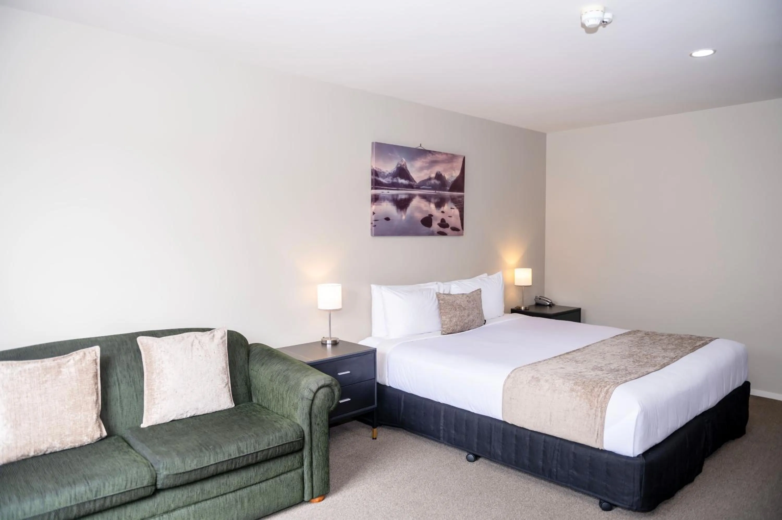 Bedroom, Bed in 58 On Cron Motel